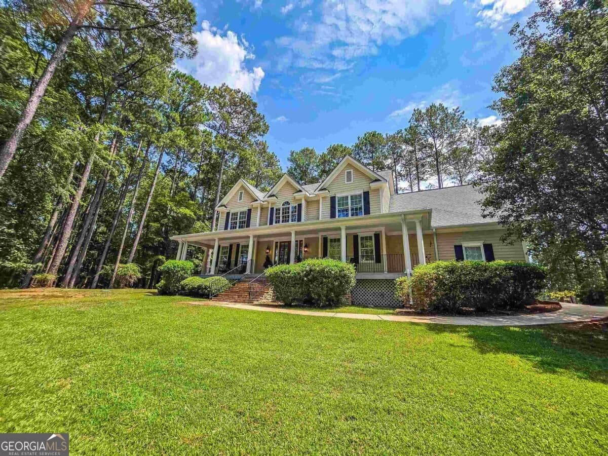 3 bedroom, 3.5 bathroom, 3,116 sq ft single family residence for sale at 2750 Club Drive, Greensboro, GA 30642 — photo 7