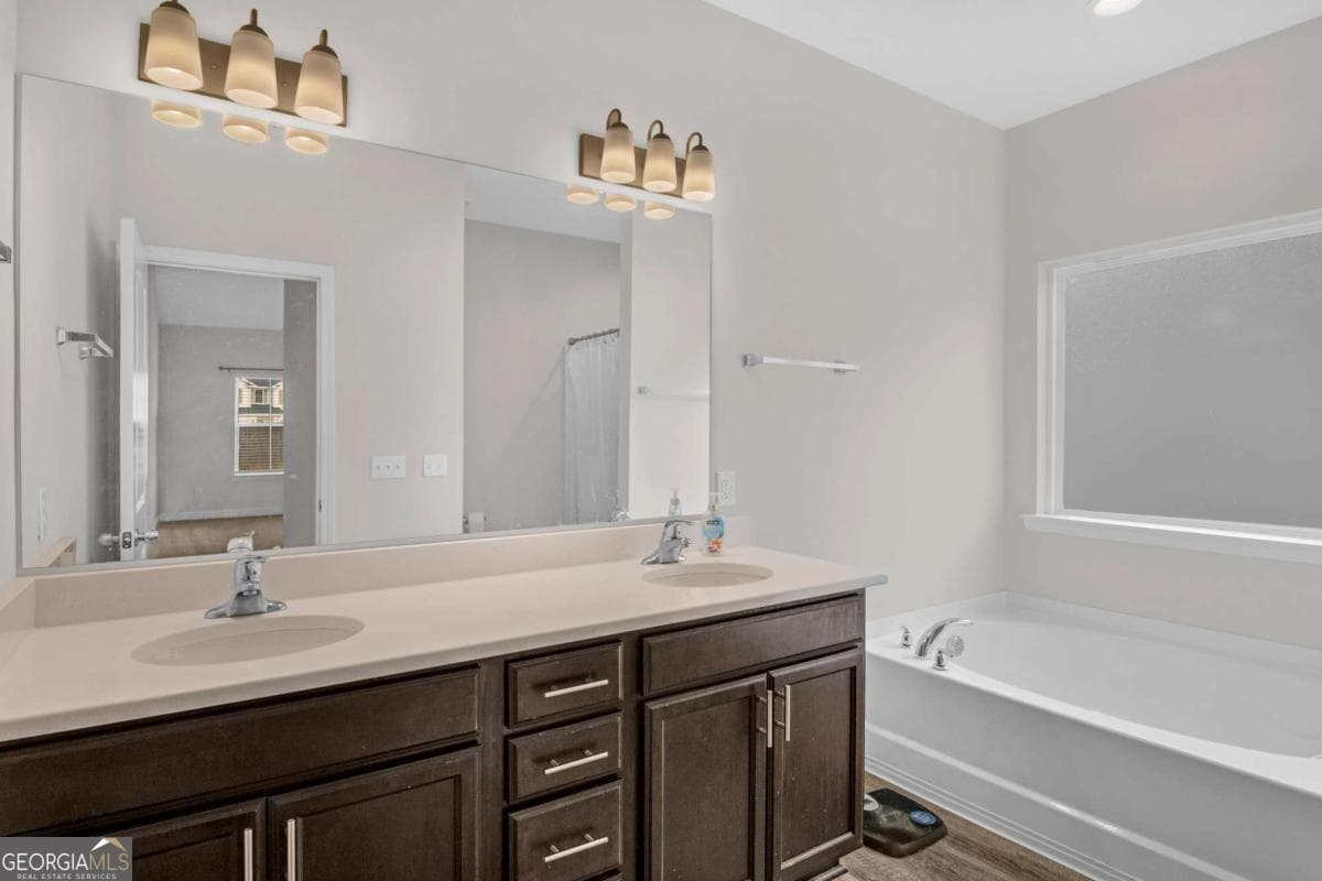4 bedroom, 2 bathroom single family residence for sale at 505 Rutledge Drive, Hinesville, GA 31313 — photo 10