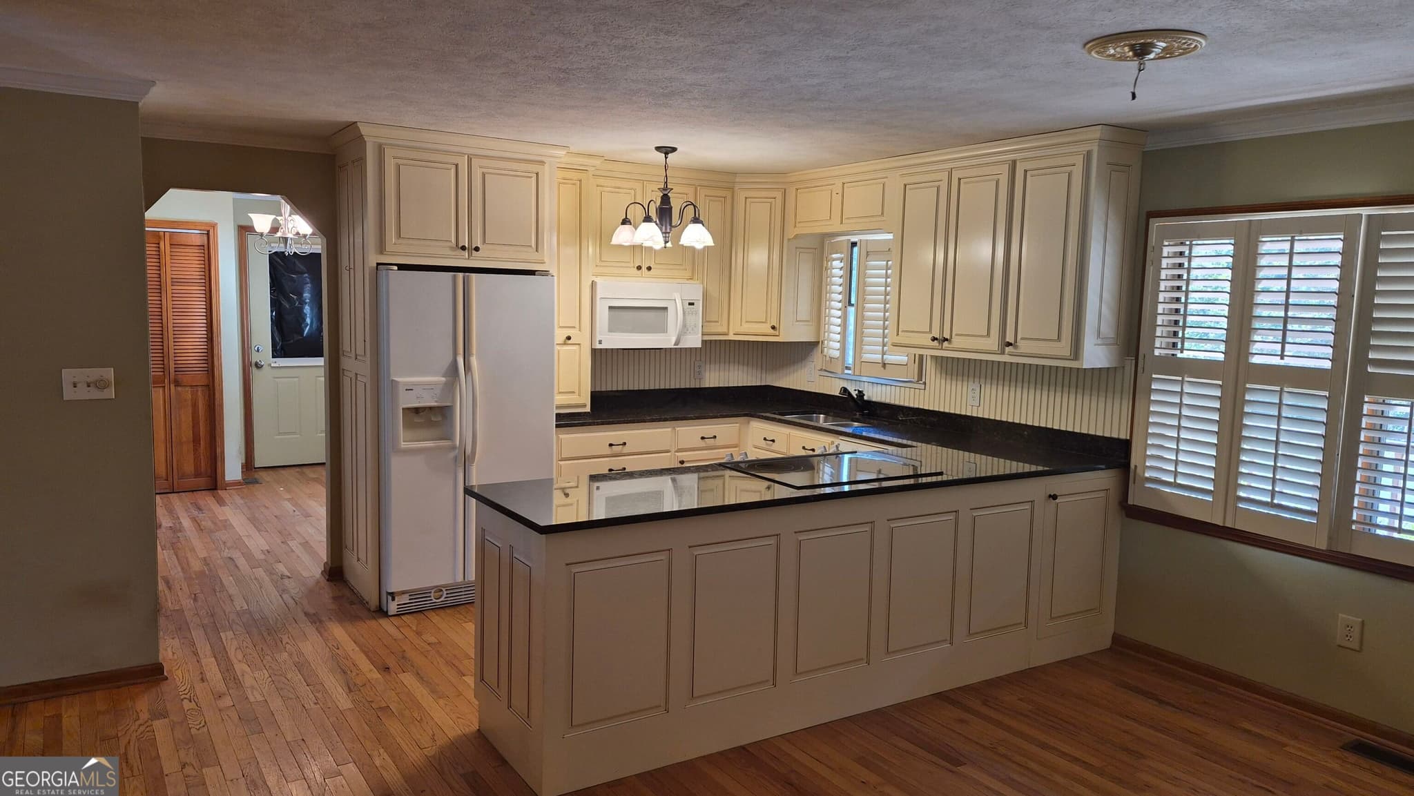 3 bedroom, 2 bathroom, 1,726 sq ft single family residence under contract at 217 McCartan Trail, Clarkesville, GA 30523 — photo 7
