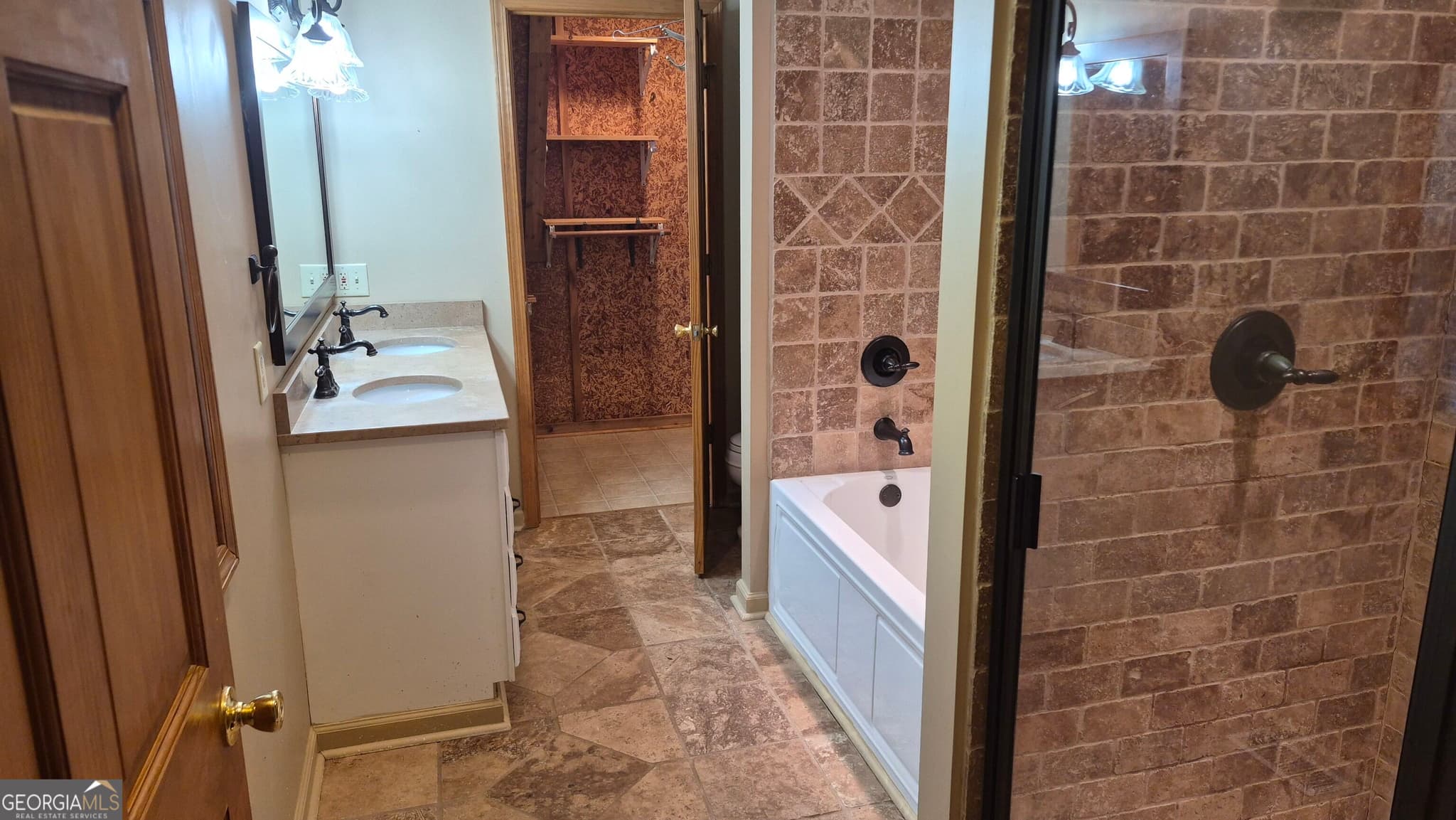 3 bedroom, 2 bathroom, 1,726 sq ft single family residence under contract at 217 McCartan Trail, Clarkesville, GA 30523 — photo 4