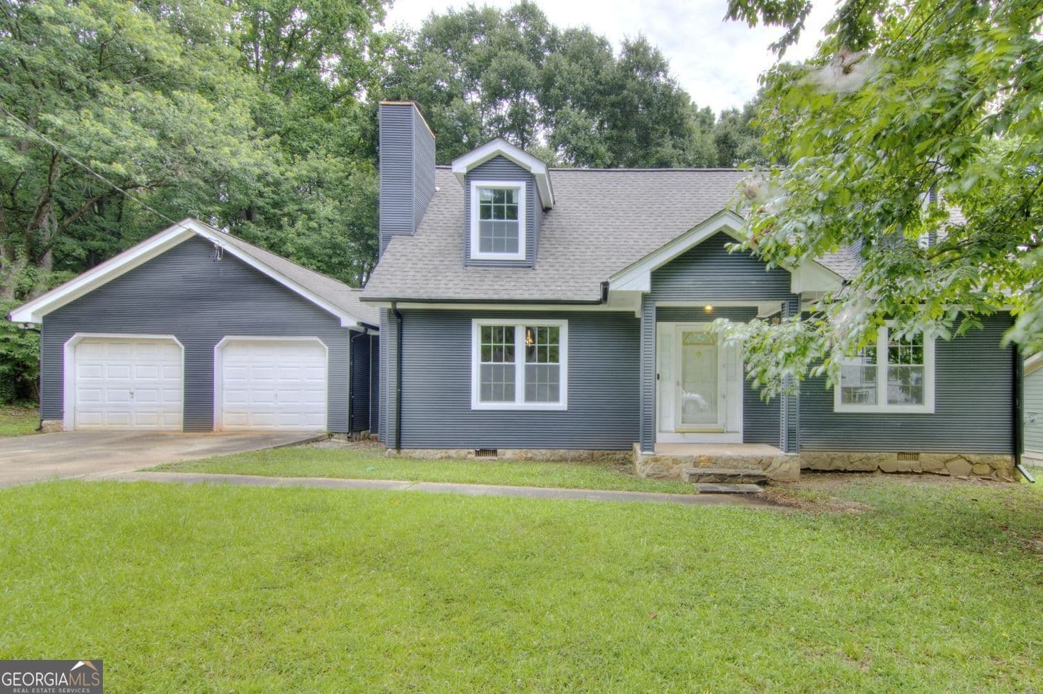 3 bedroom, 3 bathroom, 1,086 sq ft single family residence for sale at 18 Regal Way, Lawrenceville, GA 30044 — photo 2