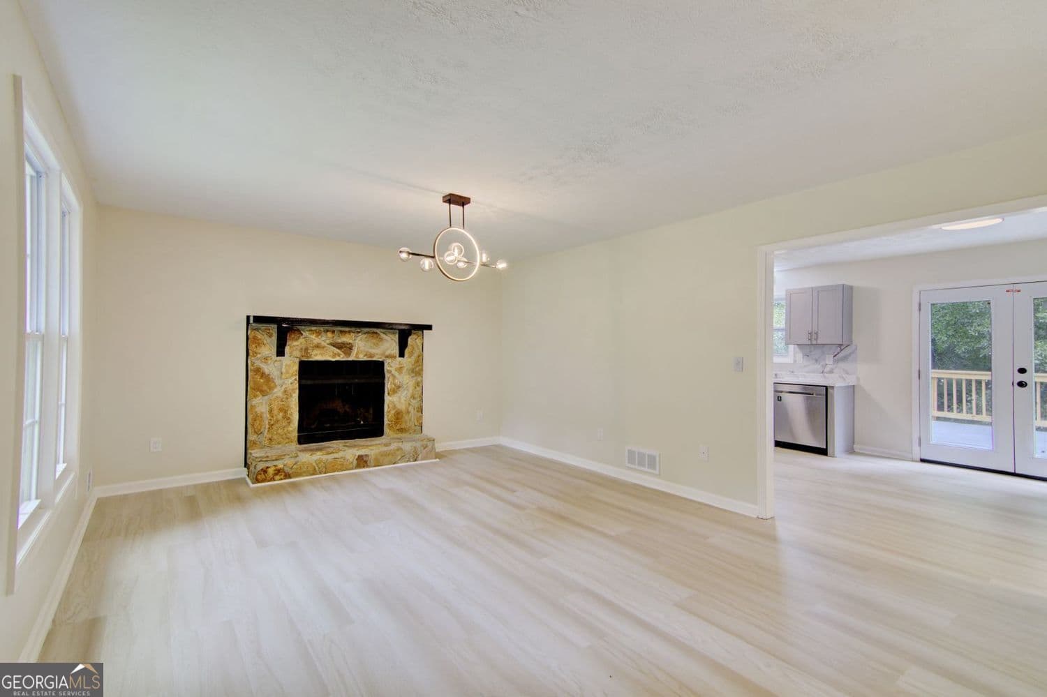 3 bedroom, 3 bathroom, 1,086 sq ft single family residence for sale at 18 Regal Way, Lawrenceville, GA 30044 — photo 10