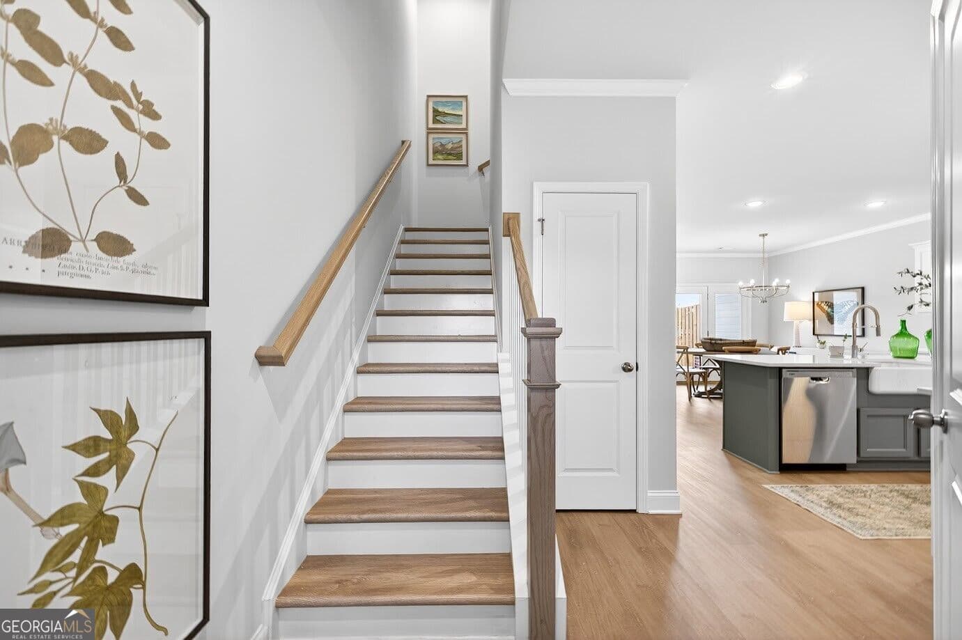 3 bedroom, 2.5 bathroom, 1,814 sq ft townhouse for sale at 2743 Apperson Way Trail, Suwanee, GA 30024 — photo 4
