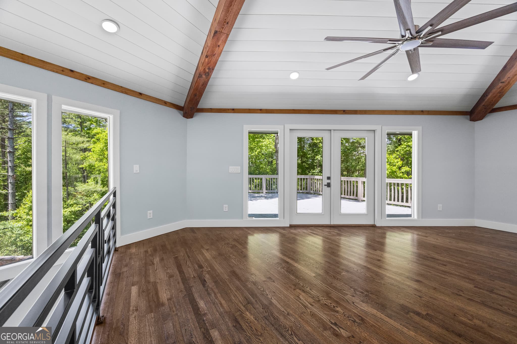 3 bedroom, 4 bathroom, 2,280 sq ft cabin,single family residence under contract at 484 Mountain Stream Lane, Lakemont, GA 30552 — photo 4