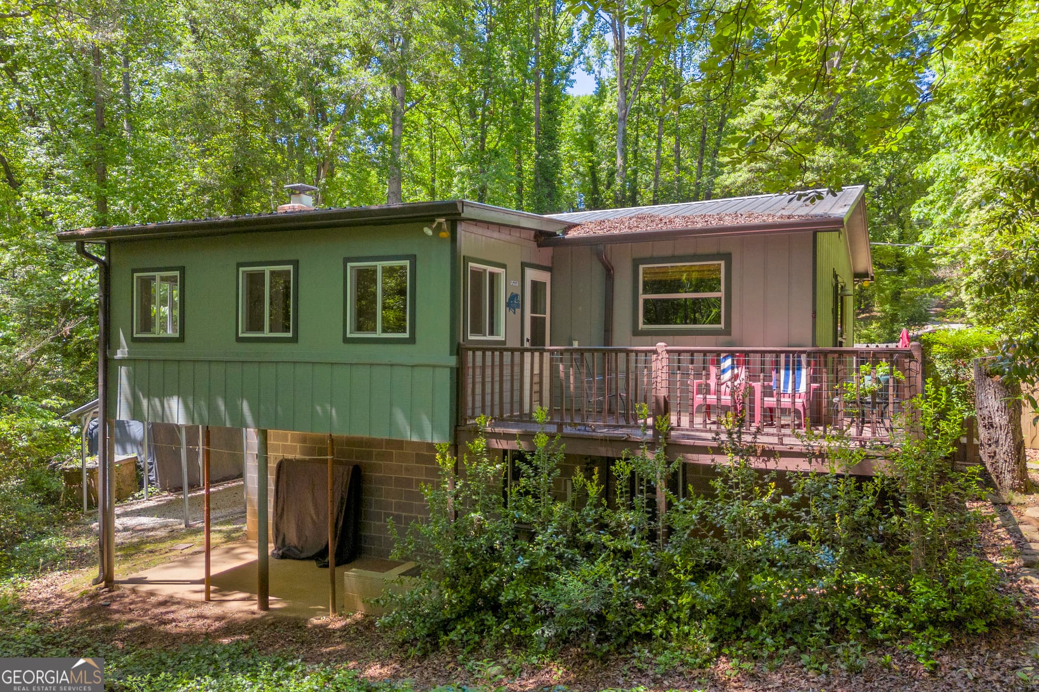 3 bedroom, 2 bathroom, 1,332 sq ft single family residence sold at 587 Lakeshore Circle, Hartwell, GA 30643