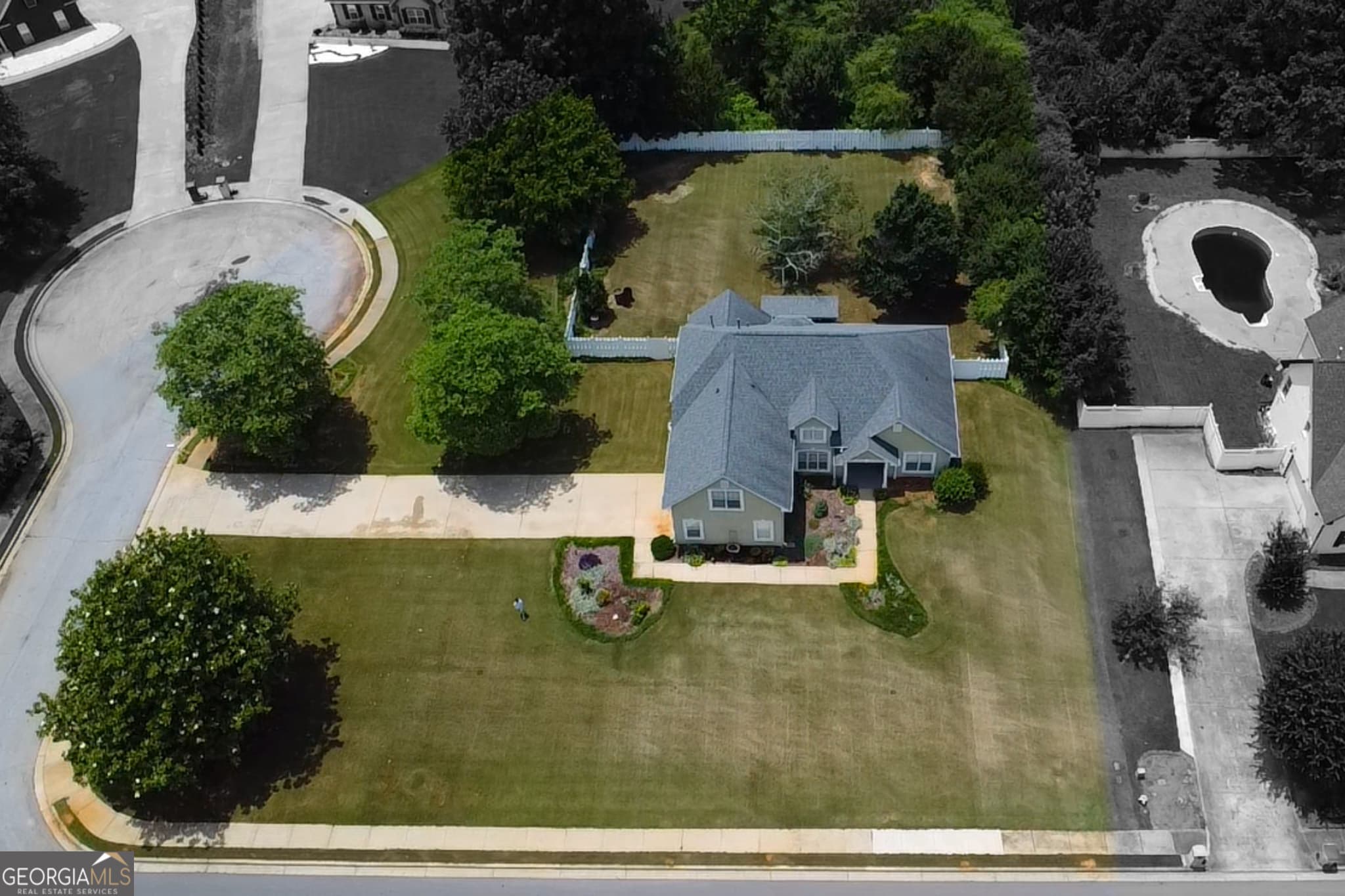 3 bedroom, 2 bathroom, 2,096 sq ft single family residence for sale at 200 Chatfield Way, Locust Grove, GA 30248 — photo 2
