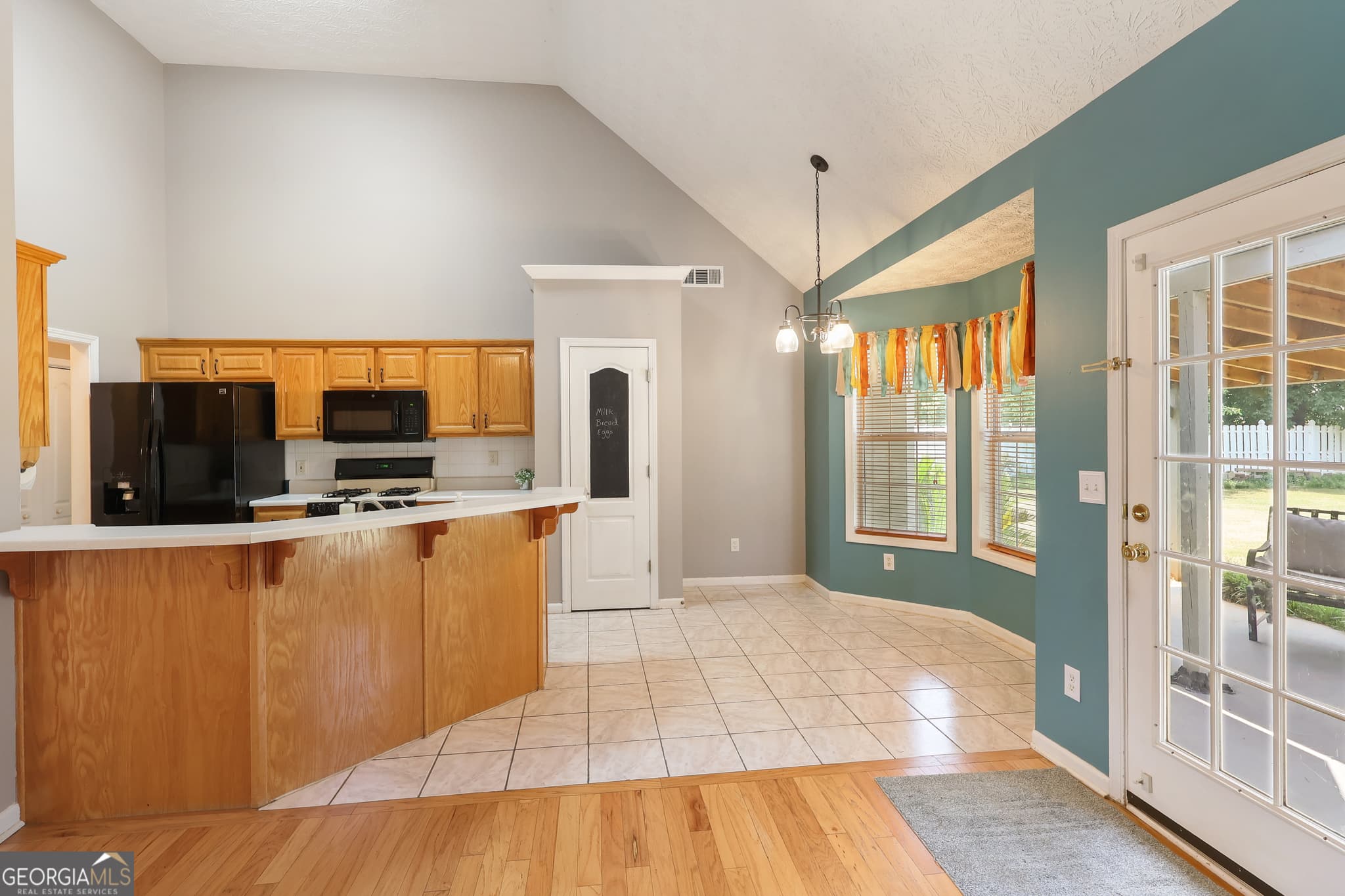 3 bedroom, 2 bathroom, 2,096 sq ft single family residence for sale at 200 Chatfield Way, Locust Grove, GA 30248 — photo 8