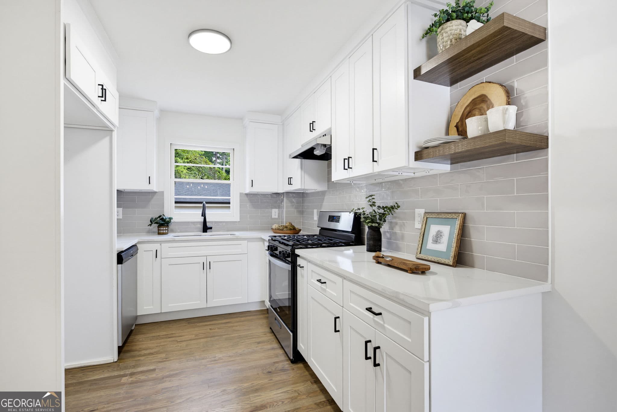 4 bedroom, 2 bathroom, 1,248 sq ft single family residence for sale at 950 Dale Drive, Mableton, GA 30126 — photo 5