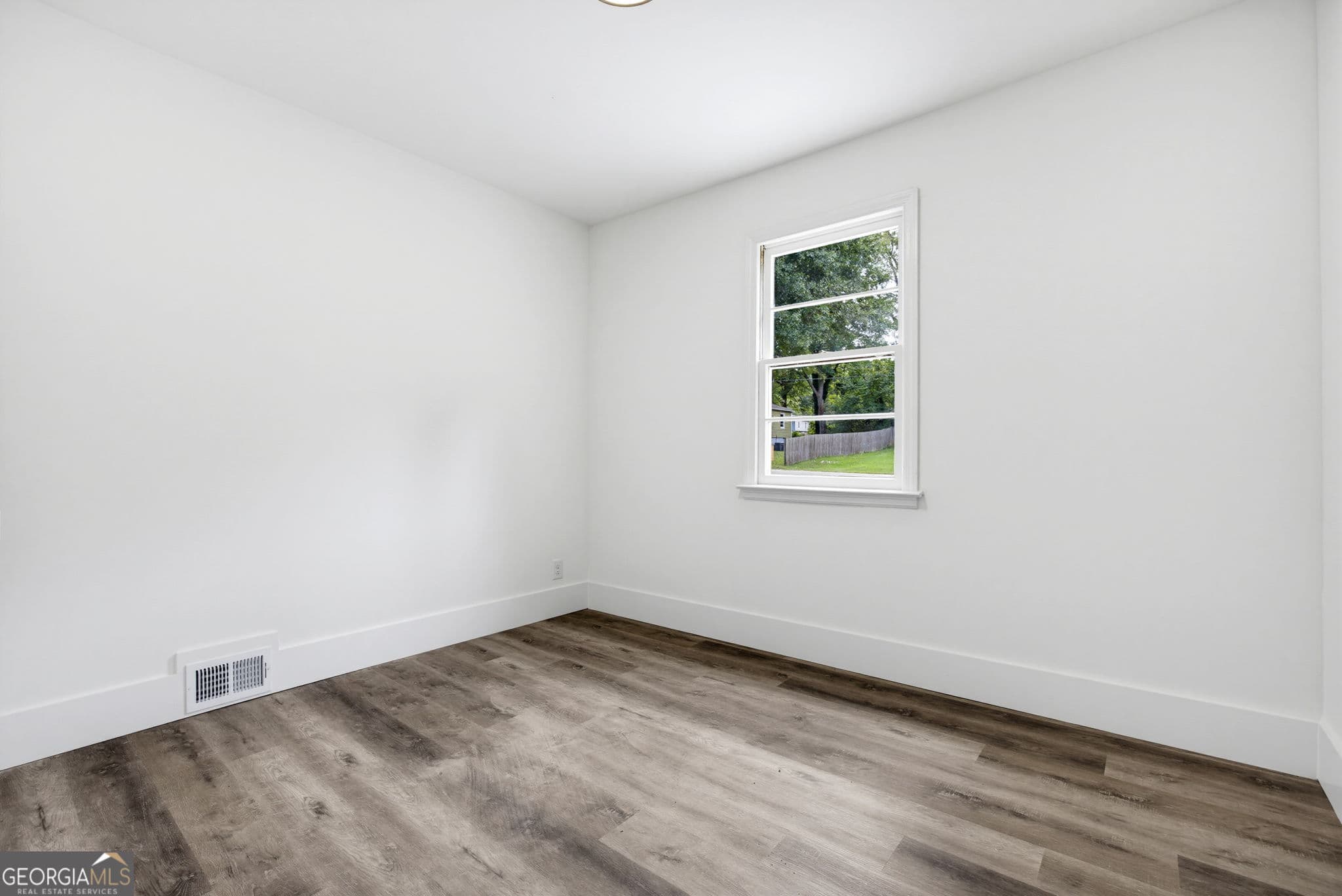 4 bedroom, 2 bathroom, 1,248 sq ft single family residence for sale at 950 Dale Drive, Mableton, GA 30126 — photo 8
