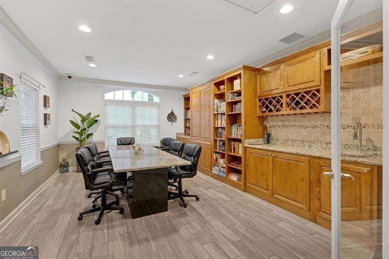 1 bedroom, 1 bathroom, 730 sq ft condominium for sale at 1075 Peachtree Walk A206, Atlanta, GA 30309 — photo 3