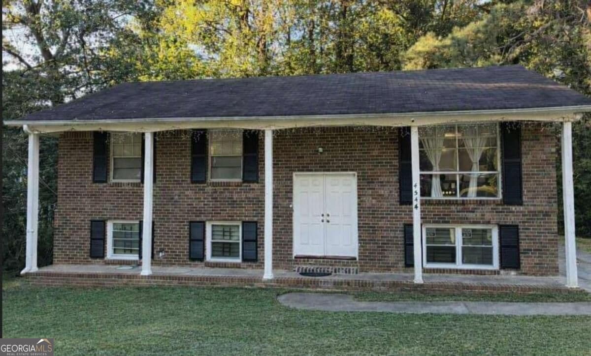 5 bedroom, 2 bathroom, 2,114 sq ft single family residence for sale at 4544 Cedar Ridge Trail, Stone Mountain, GA 30083 — photo 1 of 17