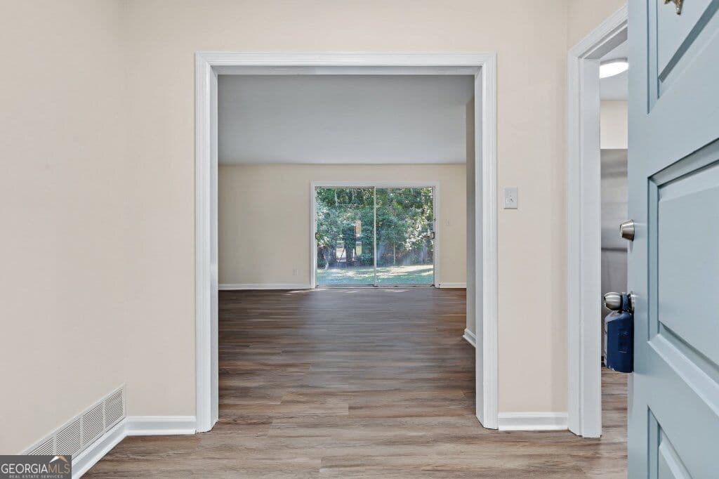 3 bedroom, 2 bathroom, 1,604 sq ft single family residence for sale at 607 Glenbrook Road, Savannah, GA 31419 — photo 6