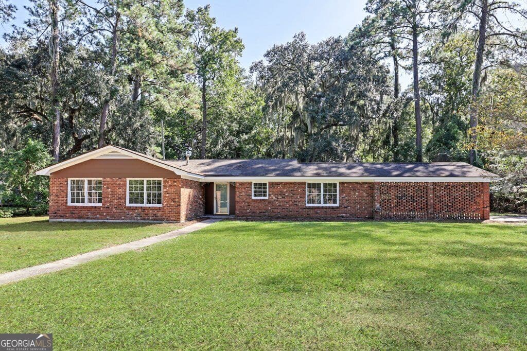 3 bedroom, 2 bathroom, 1,604 sq ft single family residence for sale at 607 Glenbrook Road, Savannah, GA 31419 — photo 5