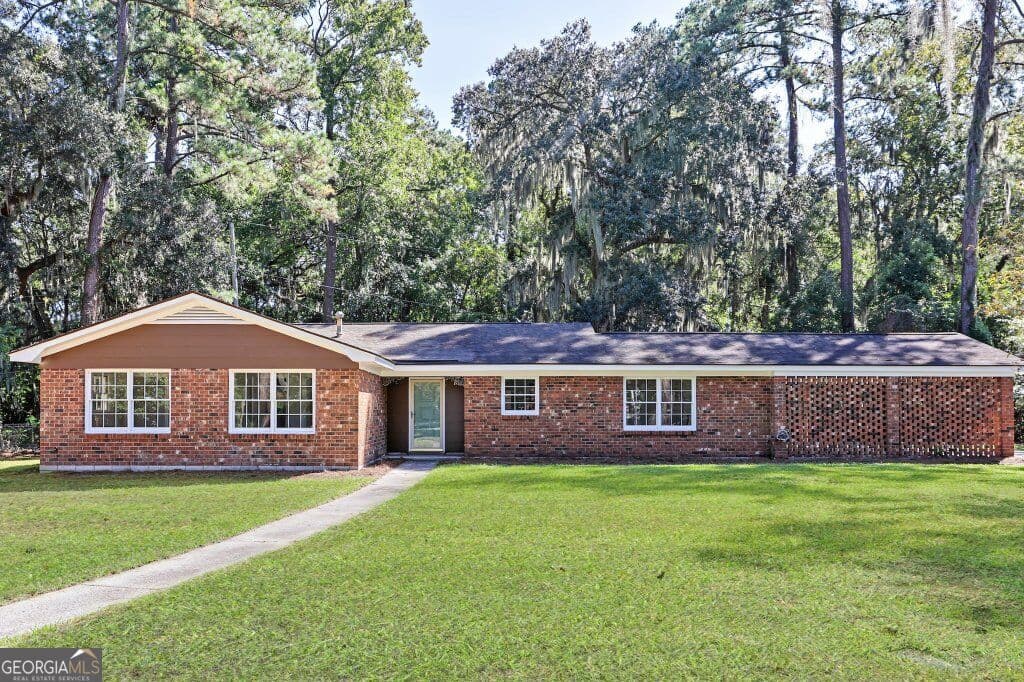3 bedroom, 2 bathroom, 1,604 sq ft single family residence for sale at 607 Glenbrook Road, Savannah, GA 31419 — photo 4
