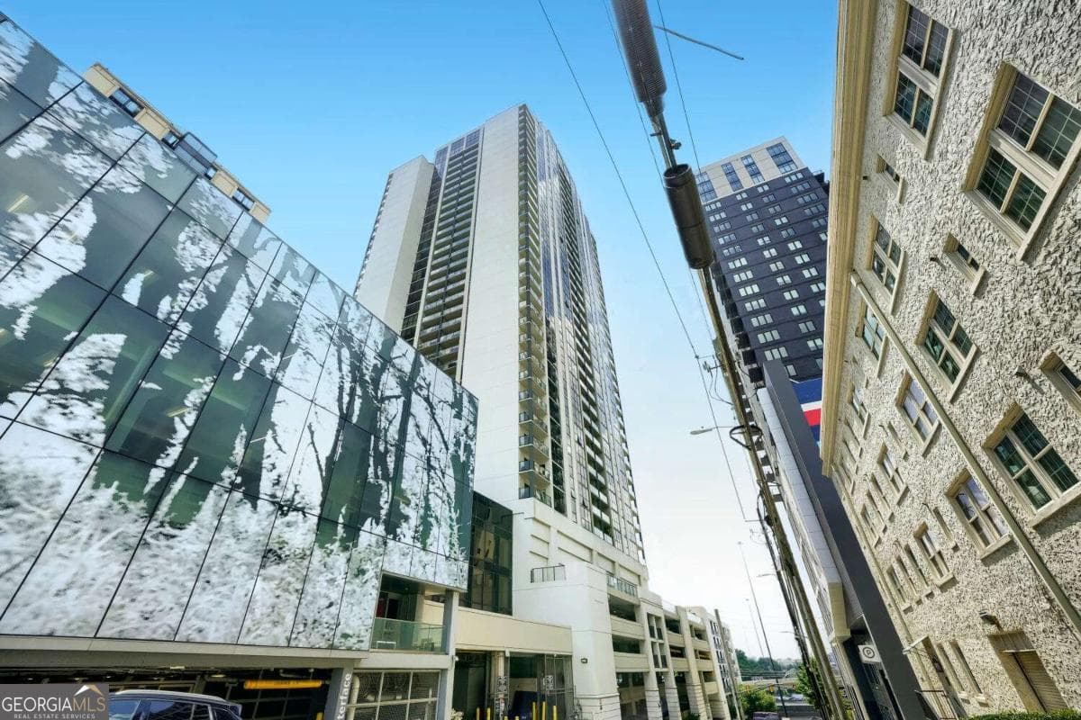 1 bedroom, 1 bathroom, 457 sq ft condominium for sale at 1280 W Peachtree Street 3414, Atlanta, GA 30309 — photo 1 of 29