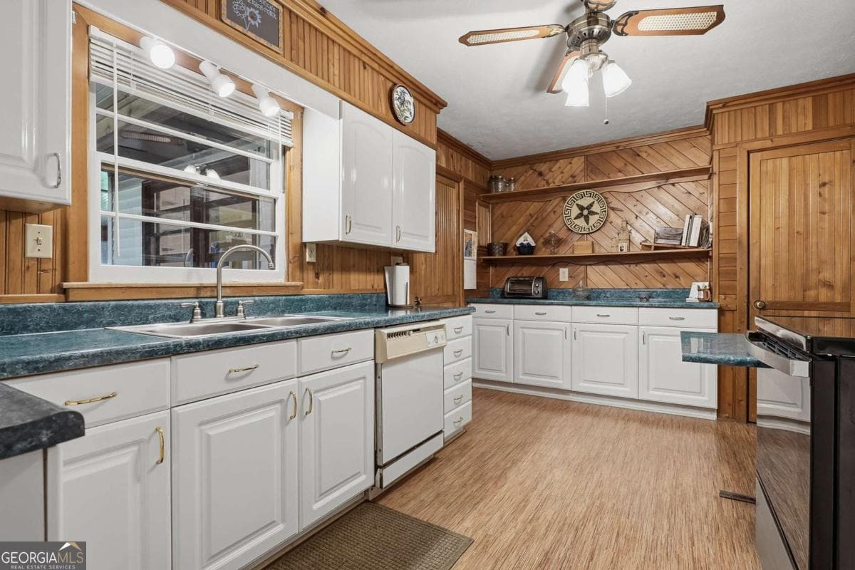 3 bedroom, 2 bathroom, 2,362 sq ft single family residence under contract at 116 Patton Avenue, Fitzgerald, GA 31750 — photo 9