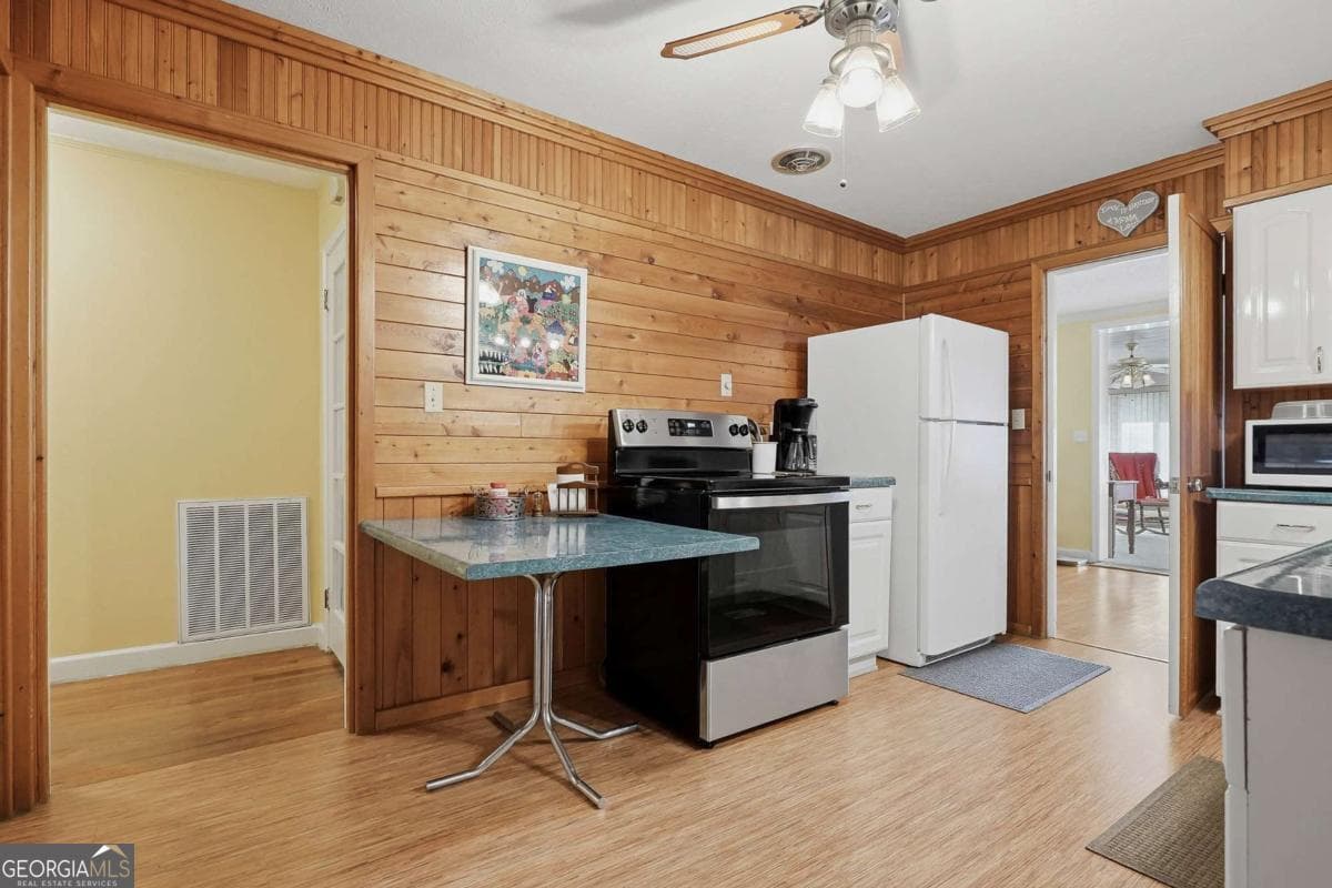 3 bedroom, 2 bathroom, 2,362 sq ft single family residence under contract at 116 Patton Avenue, Fitzgerald, GA 31750 — photo 10