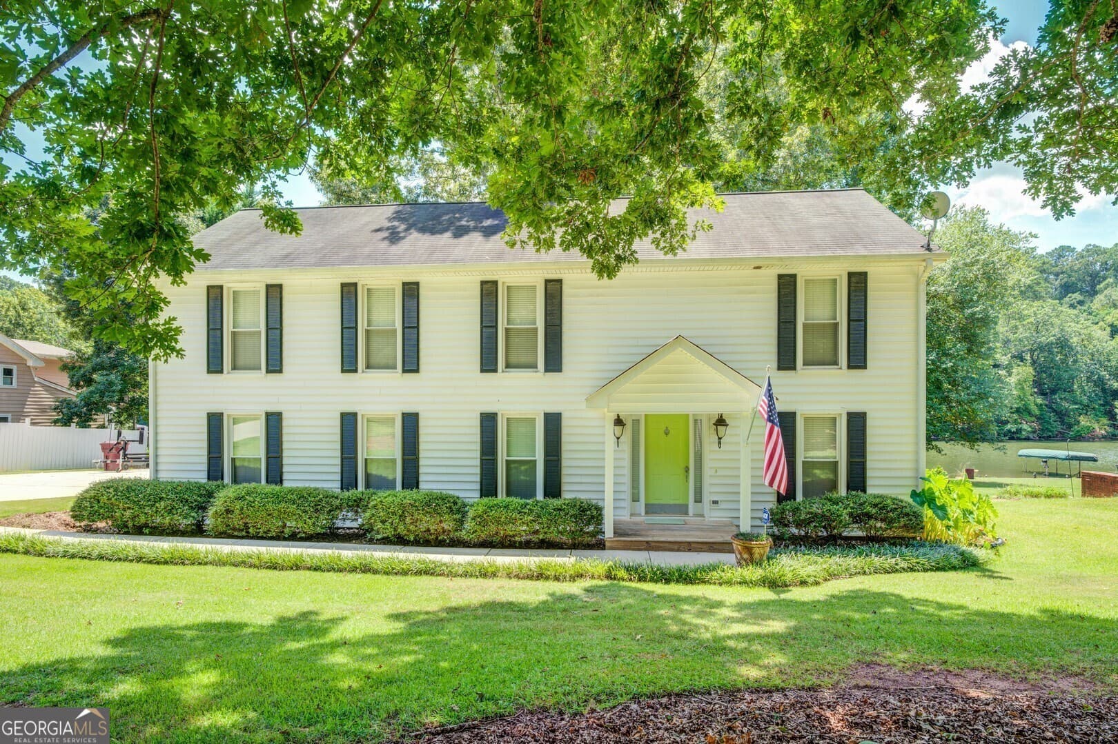 5 bedroom, 4 bathroom, 2,900 sq ft single family residence for sale at 2601 Turtle Cove, Monticello, GA 31064 — photo 2