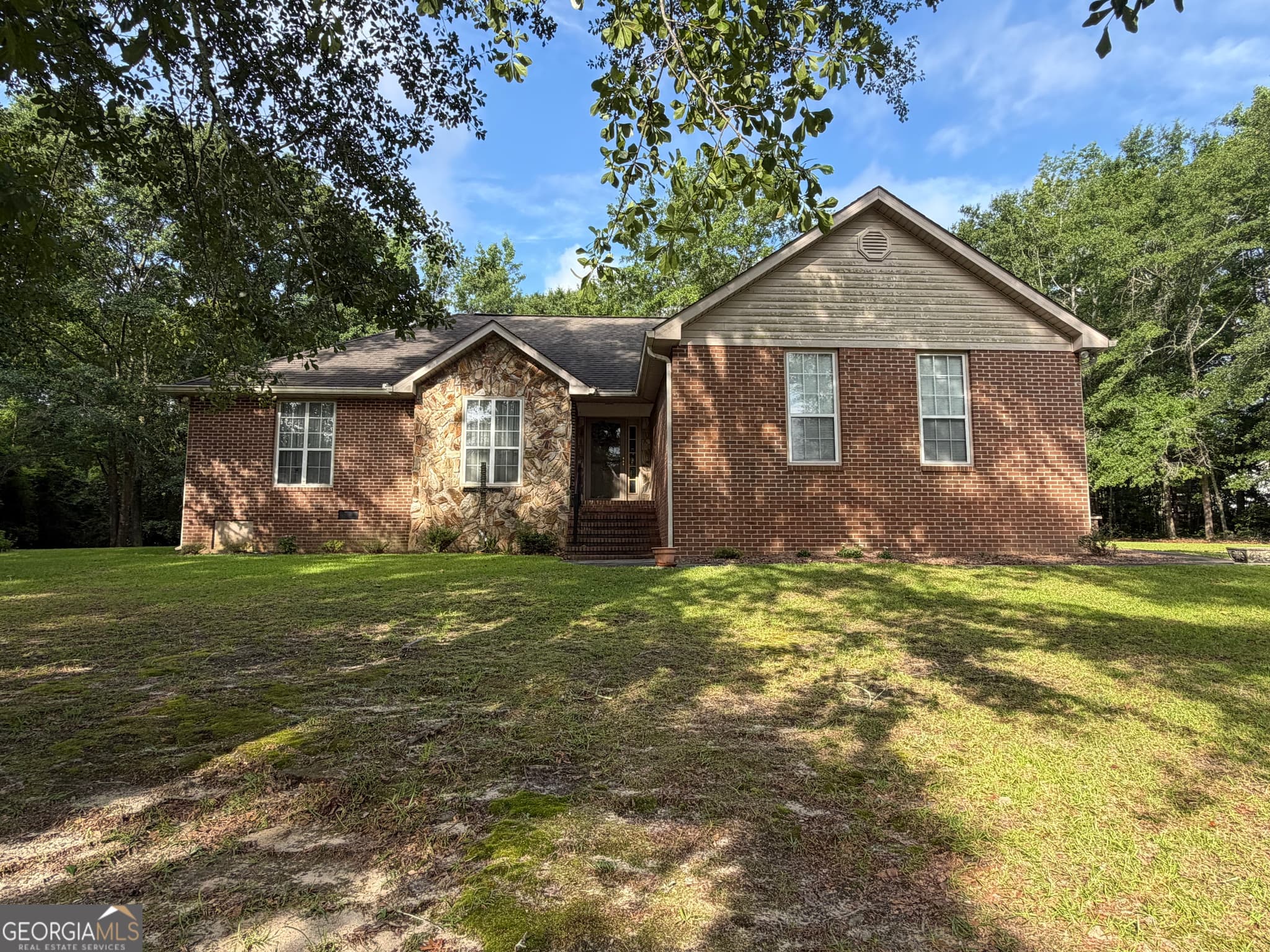 3 bedroom, 2 bathroom, 1,527 sq ft single family residence for sale at 1331 Carl Drive, Thomson, GA 30824 — photo 2
