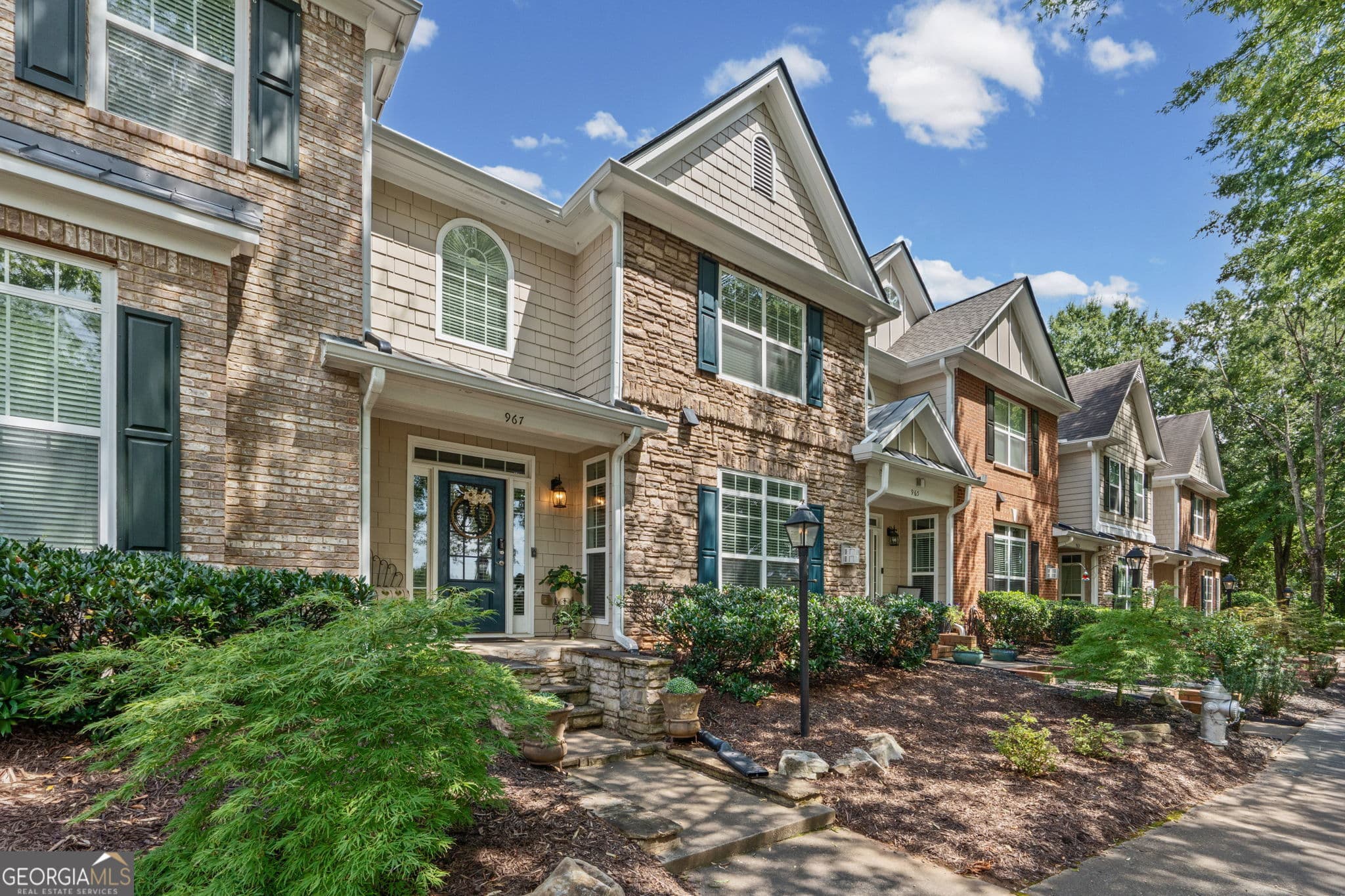 3 bedroom, 2.5 bathroom, 2,502 sq ft townhouse for sale at 967 Cambron Commons Trace, Suwanee, GA 30024 — photo 2