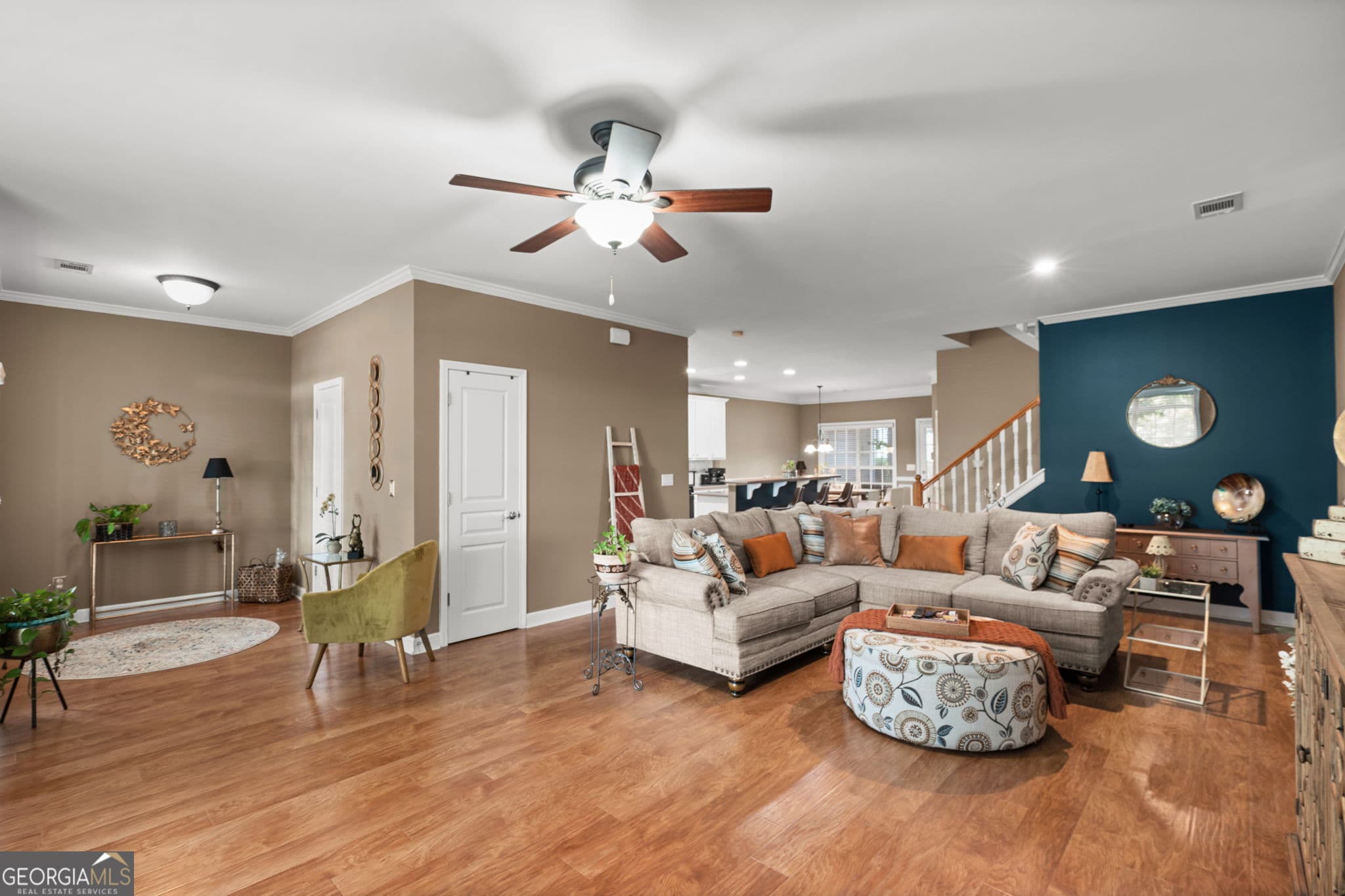 3 bedroom, 2.5 bathroom, 2,502 sq ft townhouse for sale at 967 Cambron Commons Trace, Suwanee, GA 30024 — photo 8