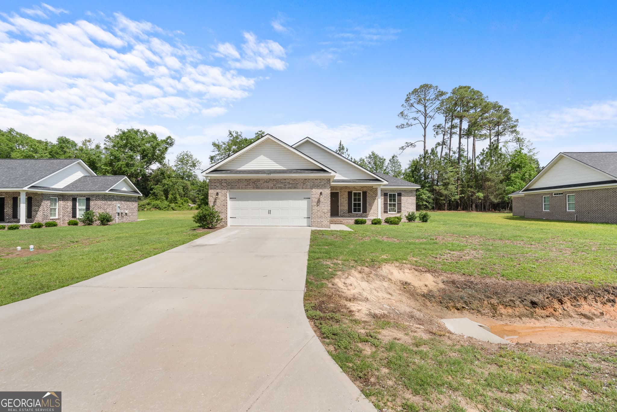 4 bedroom, 2 bathroom, 1,700 sq ft single family residence for sale at 199 Zetterower Road, Statesboro, GA 30458 — photo 2