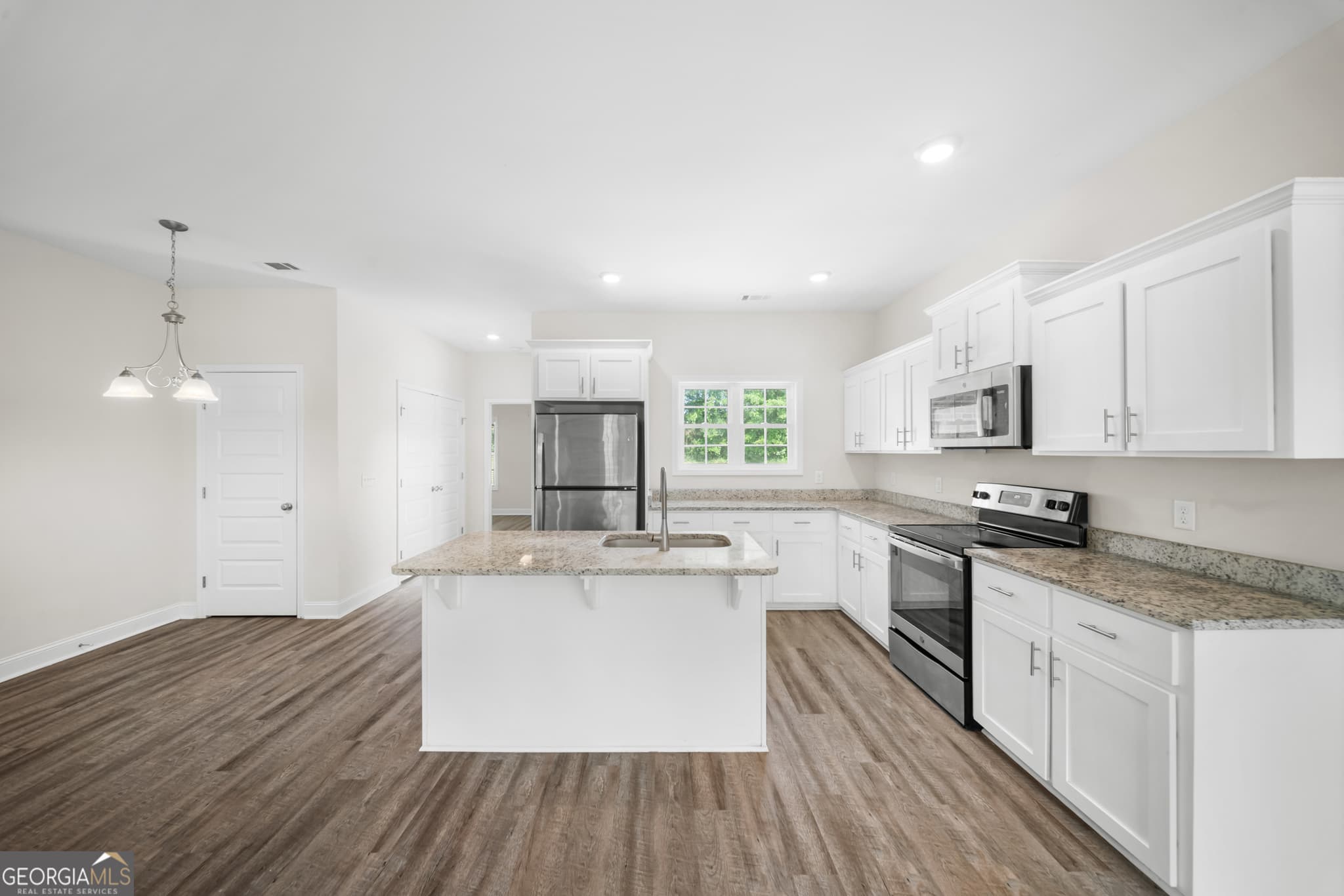 4 bedroom, 2 bathroom, 1,700 sq ft single family residence for sale at 199 Zetterower Road, Statesboro, GA 30458 — photo 8