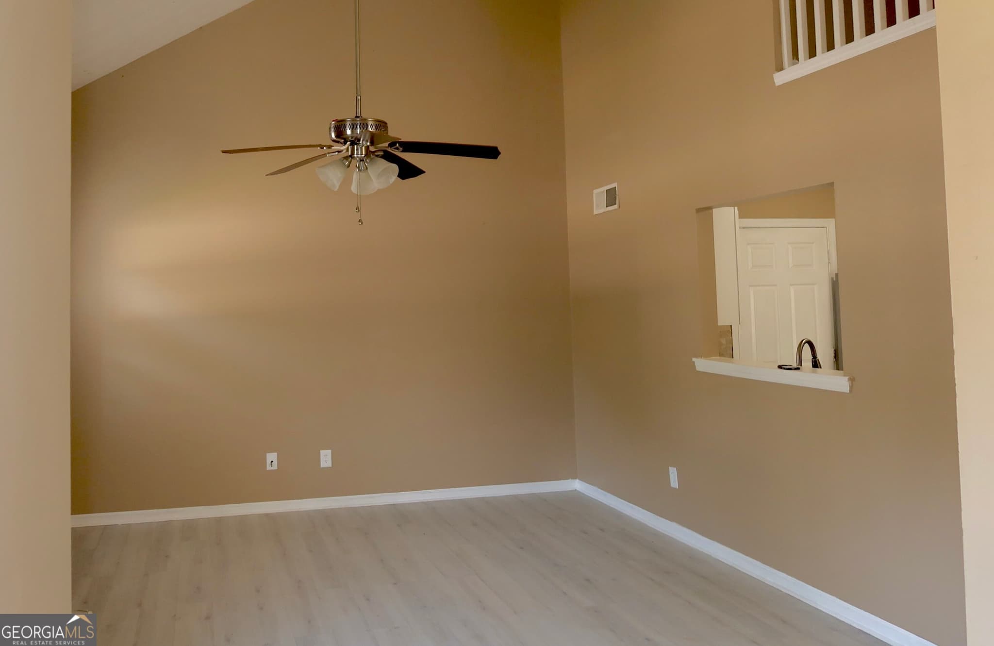3 bedroom, 2 bathroom, 1,547 sq ft townhouse for sale at 6534 Wellington Chase Court, Lithonia, GA 30058 — photo 6