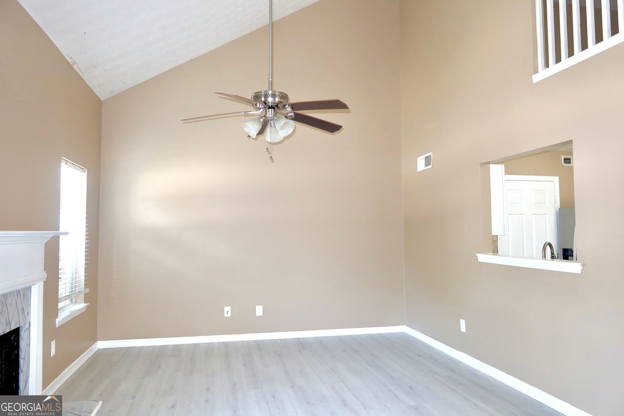 3 bedroom, 2 bathroom, 1,547 sq ft townhouse for sale at 6534 Wellington Chase Court, Lithonia, GA 30058 — photo 4