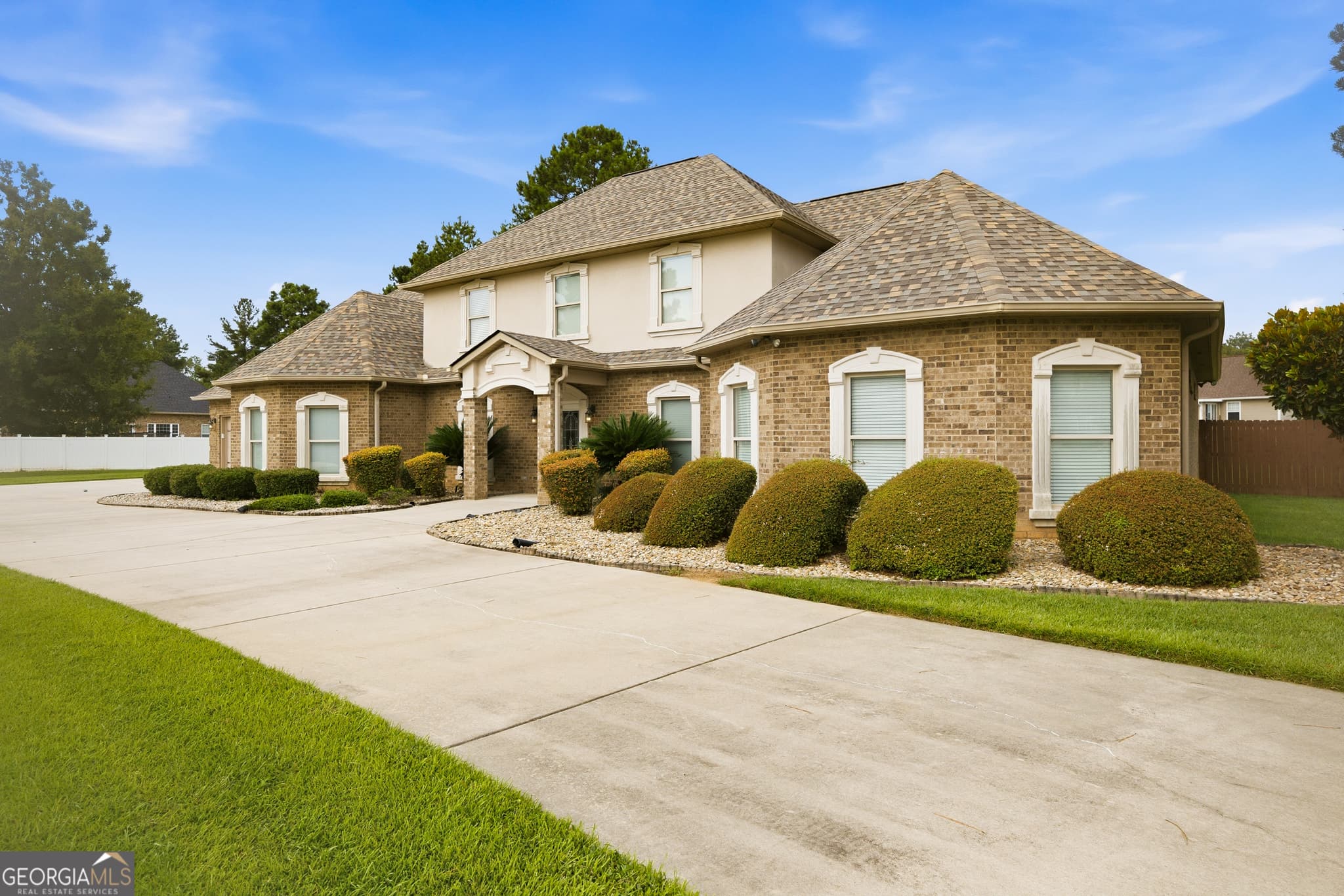 5 bedroom, 4.5 bathroom, 3,860 sq ft single family residence for sale at 125 J Drive, Macon, GA 31216 — photo 3