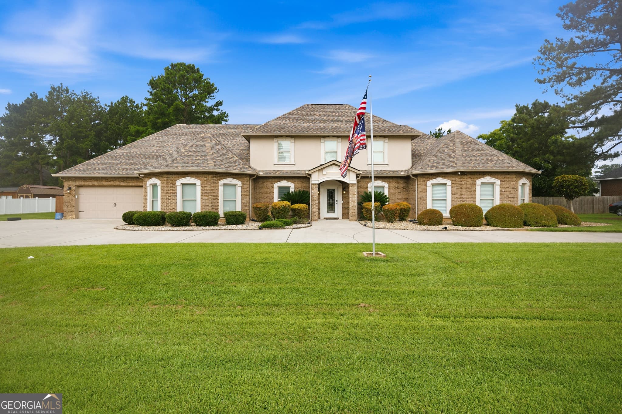 5 bedroom, 4.5 bathroom, 3,860 sq ft single family residence for sale at 125 J Drive, Macon, GA 31216