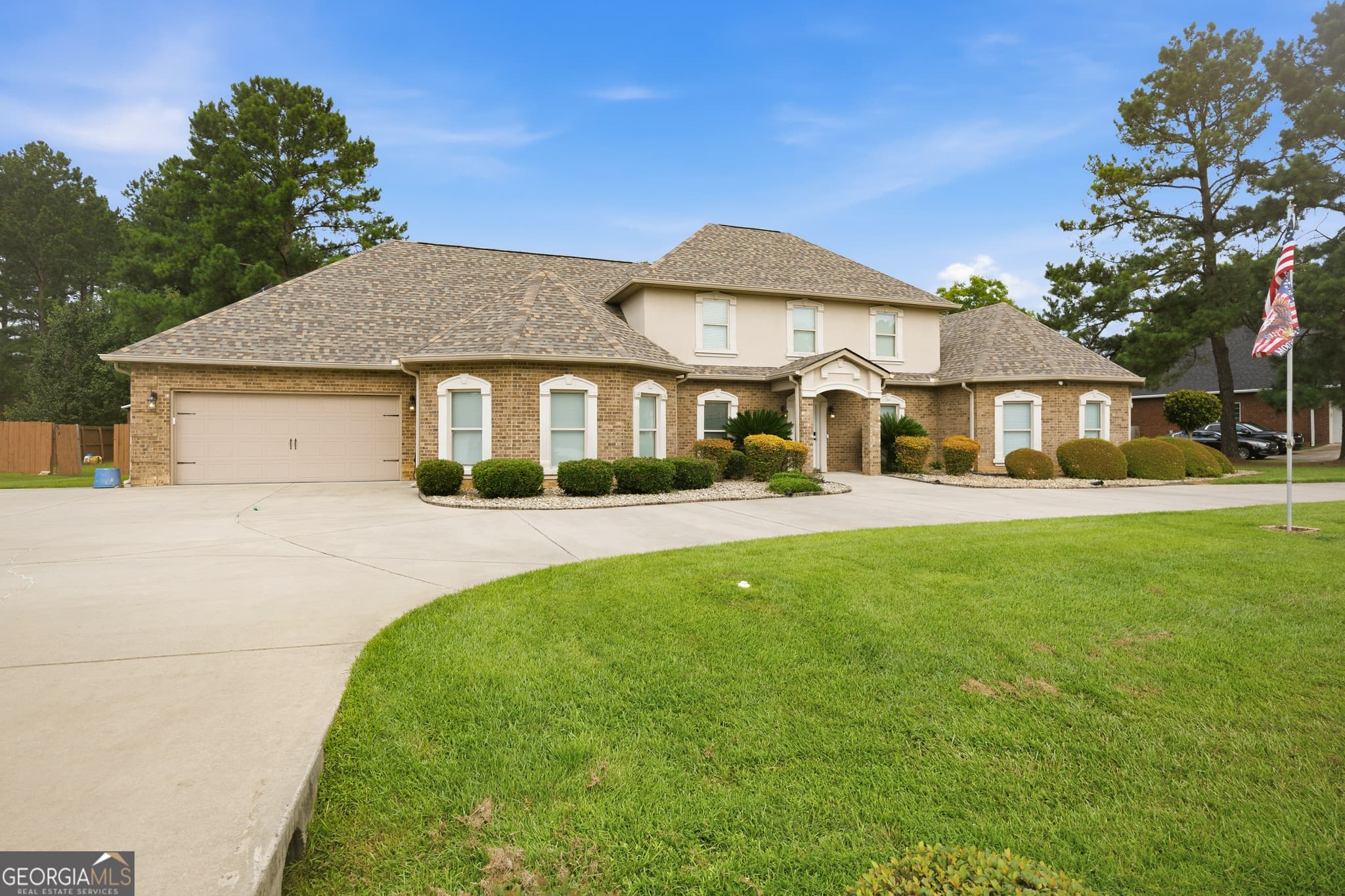 5 bedroom, 4.5 bathroom, 3,860 sq ft single family residence for sale at 125 J Drive, Macon, GA 31216 — photo 4