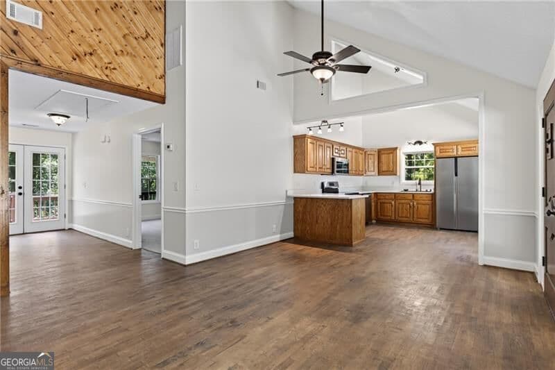 4 bedroom, 3.5 bathroom, 3,060 sq ft single family residence for sale at 825 Rue Fluer De Lis, Lavonia, GA 30553 — photo 10