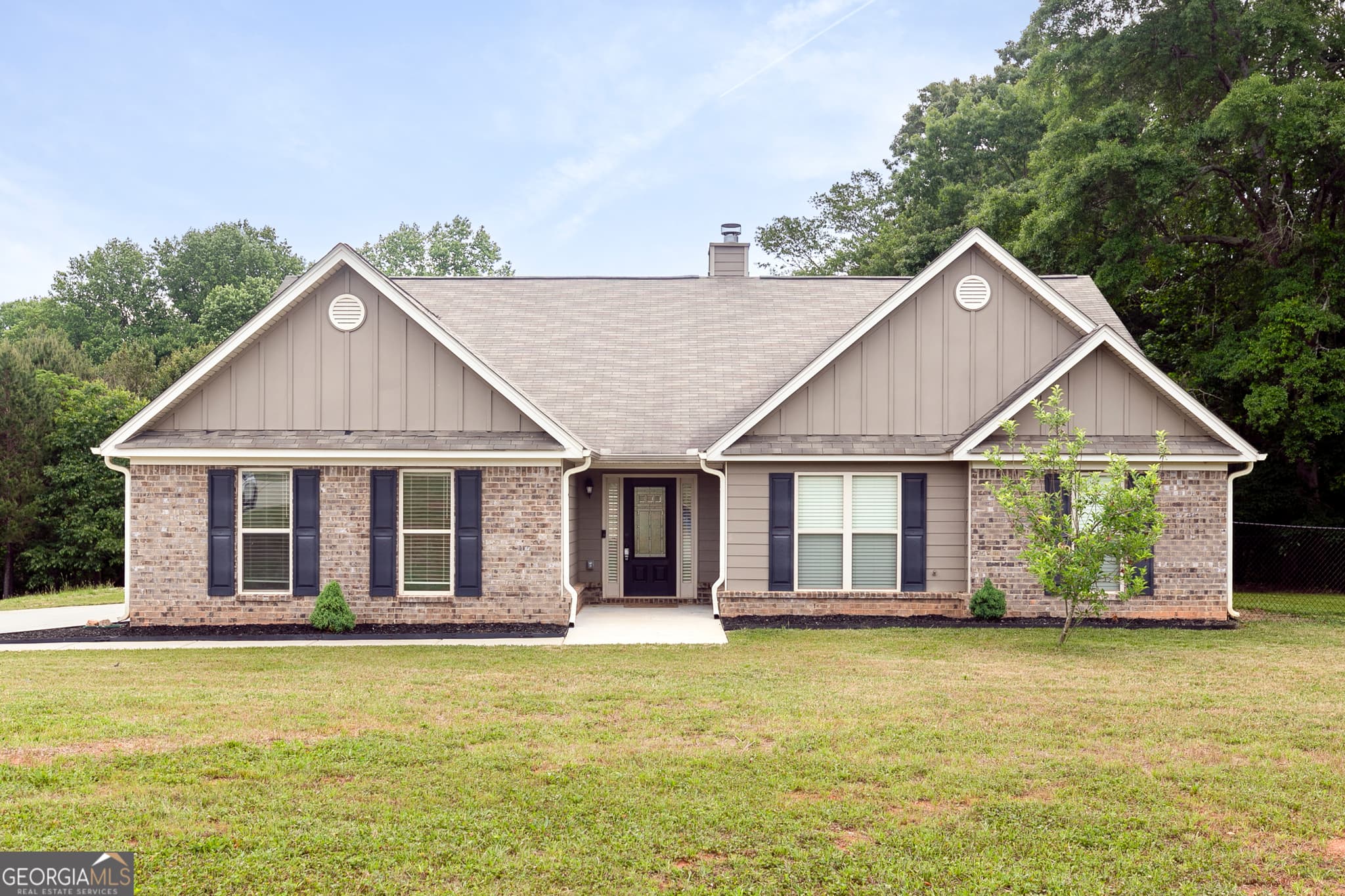 4 bedroom, 2.5 bathroom, 2,424 sq ft single family residence sold at 2028 Highway 211, Statham, GA 30666