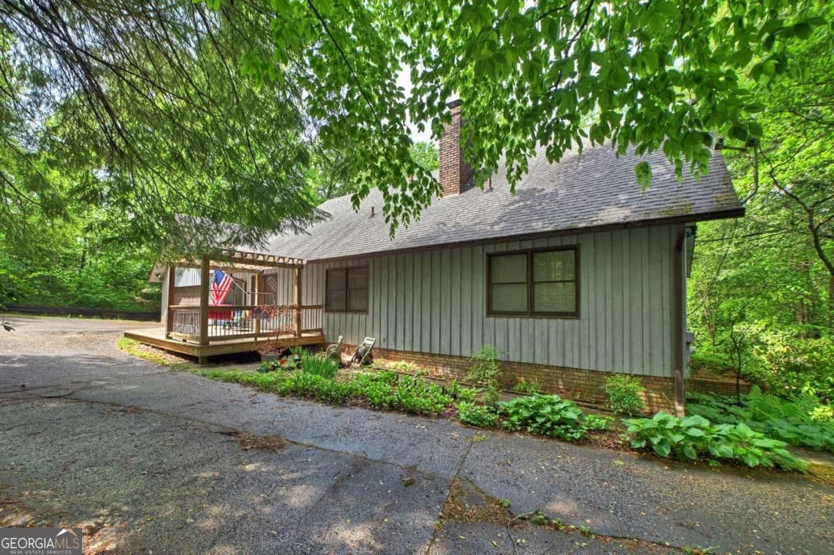 3 bedroom, 2.5 bathroom, 2,350 sq ft single family residence for sale at 47 Harris Drive, Blue Ridge, GA 30513 — photo 9