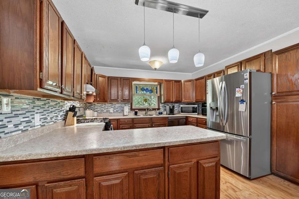 3 bedroom, 2.5 bathroom, 2,350 sq ft single family residence for sale at 47 Harris Drive, Blue Ridge, GA 30513 — photo 10
