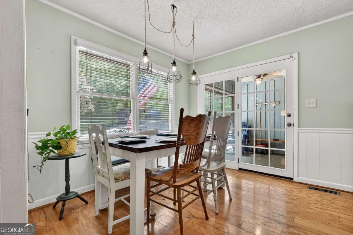 3 bedroom, 2.5 bathroom, 2,350 sq ft single family residence for sale at 47 Harris Drive, Blue Ridge, GA 30513 — photo 8