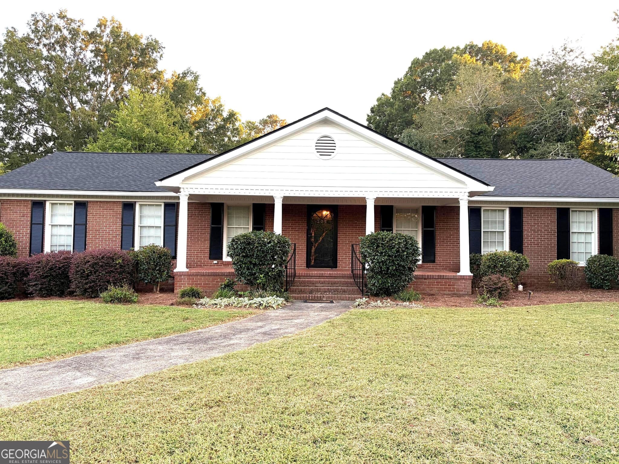 4 bedroom, 3 bathroom, 2,959 sq ft single family residence for sale at 205 Maplewood Drive, Rome, GA 30161