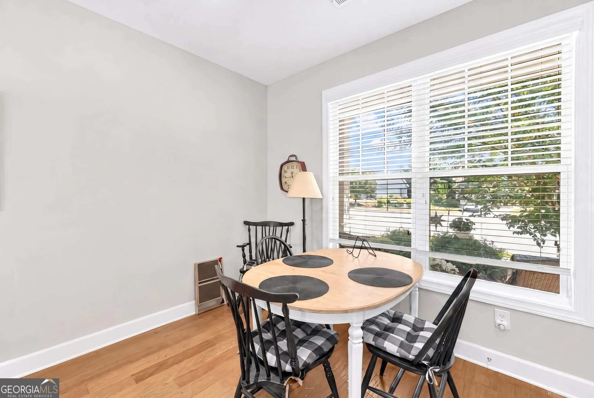 3 bedroom, 3 bathroom, 3,666 sq ft single family residence for sale at 3846 English Oak Drive, Gainesville, GA 30504 — photo 5