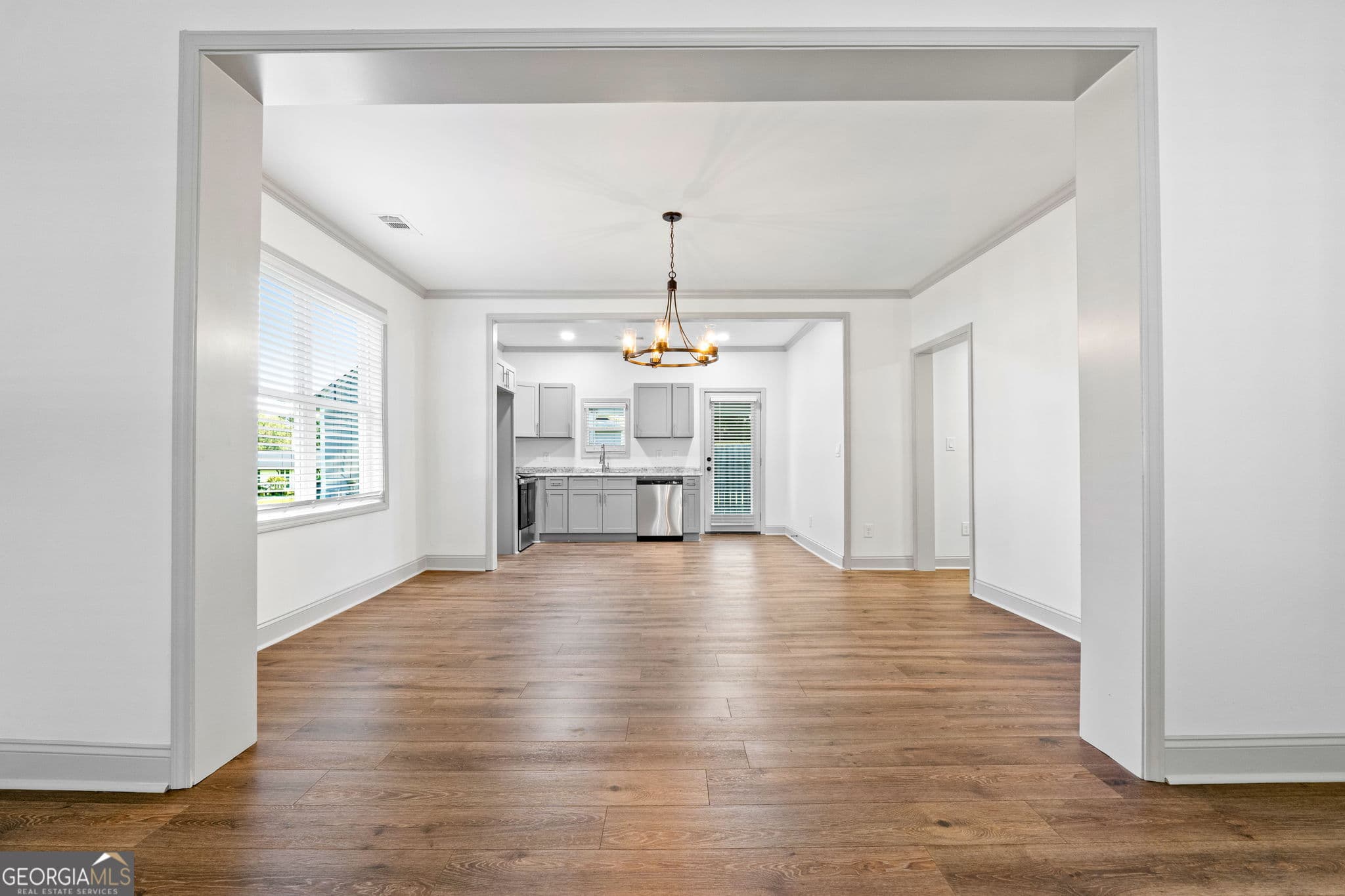 2 bedroom, 2 bathroom, 1,472 sq ft single family residence for sale at 347 Ww Carr Avenue, Jackson, GA 30233 — photo 9