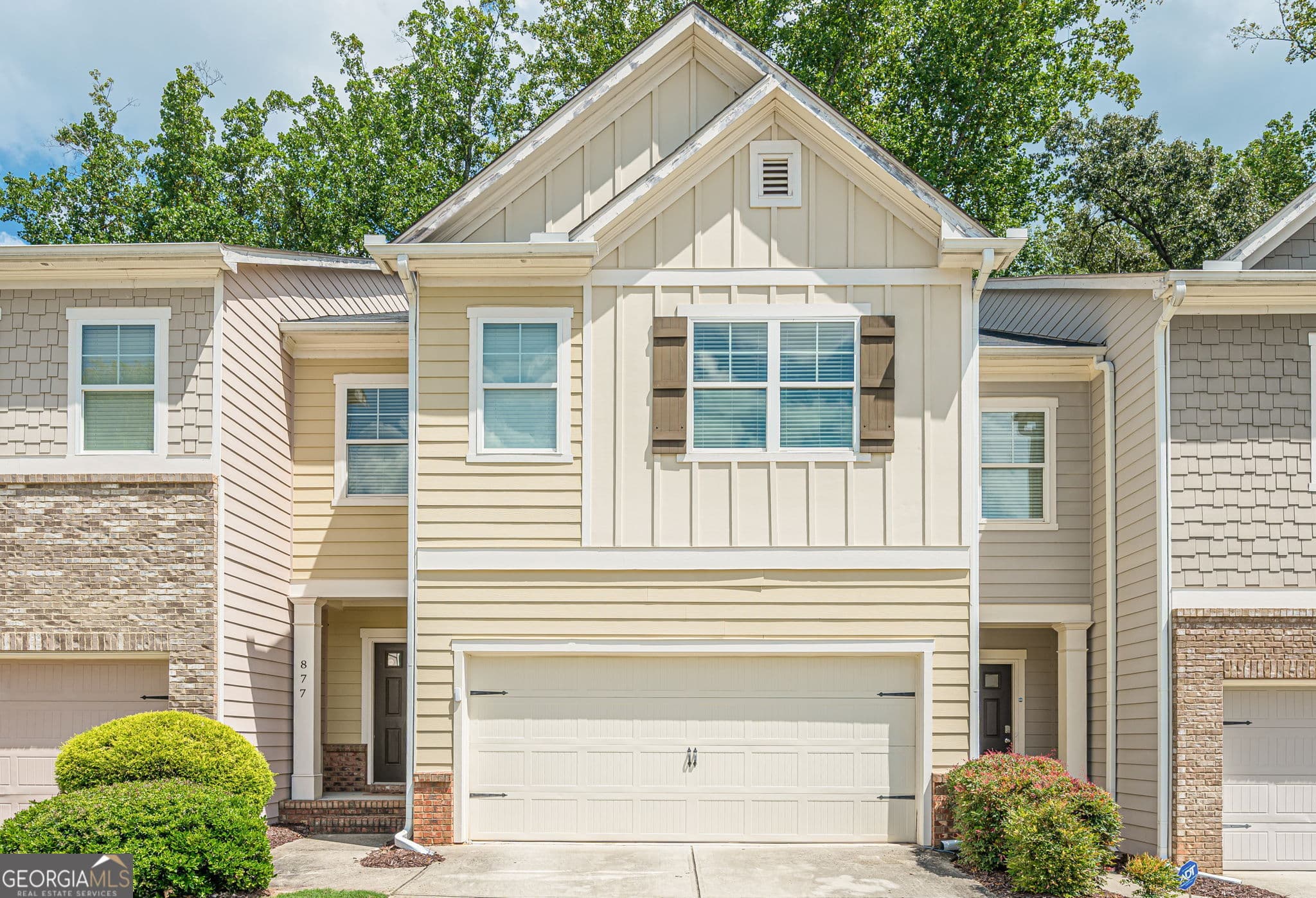 3 bedroom, 2.5 bathroom, 1,827 sq ft townhouse for sale at 877 Whittington Parkway, Marietta, GA 30060 — photo 1 of 52
