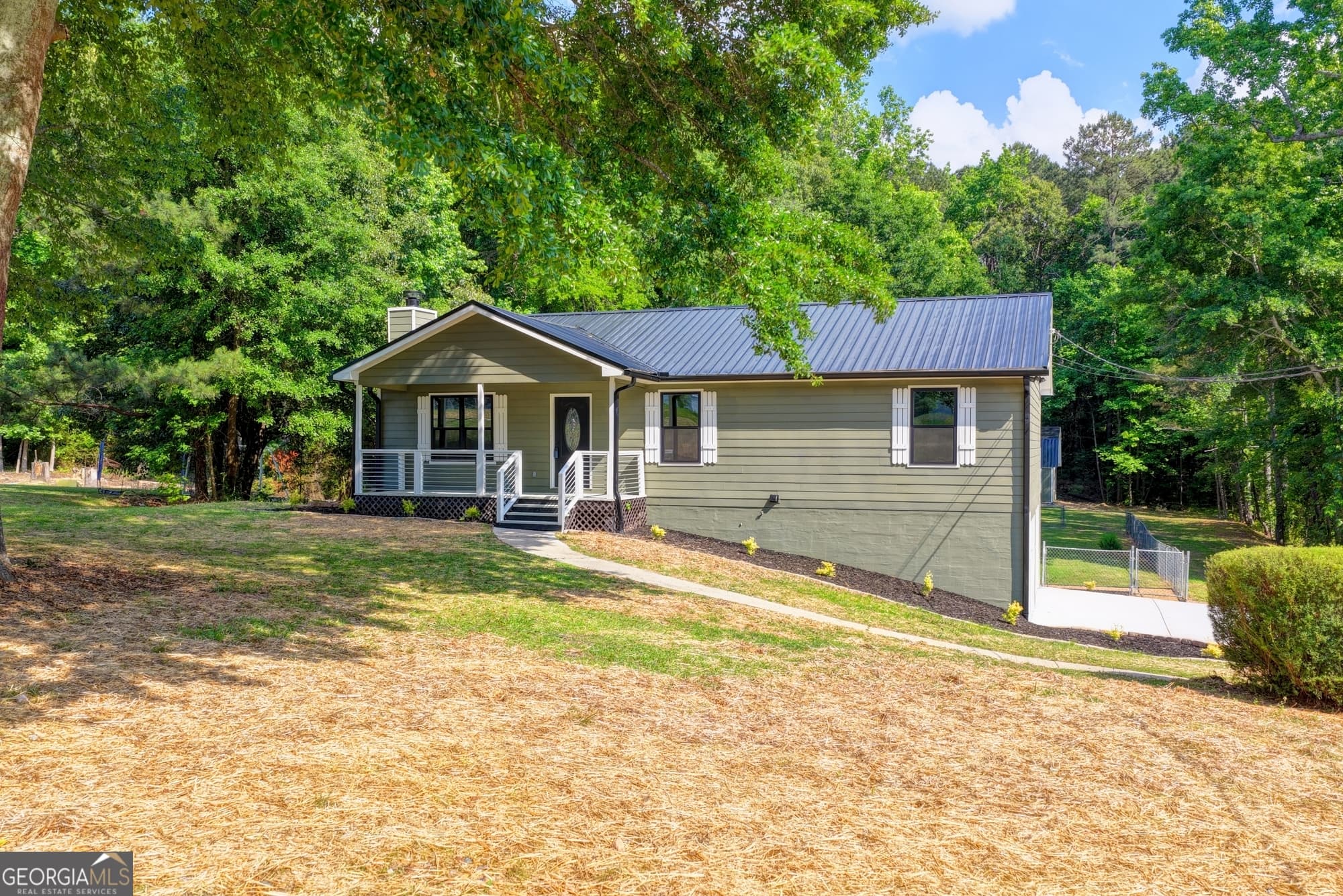 3 bedroom, 2 bathroom, 1,536 sq ft single family residence sold at 1625 Peachtree Circle, Lawrenceville, GA 30043