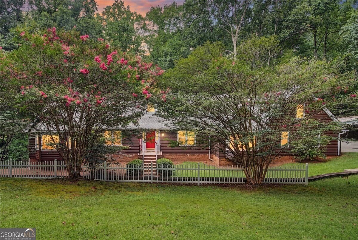 5 bedroom, 5.5 bathroom, 6,863 sq ft single family residence for sale at 1244 Timberland Drive, Marietta, GA 30067 — photo 2