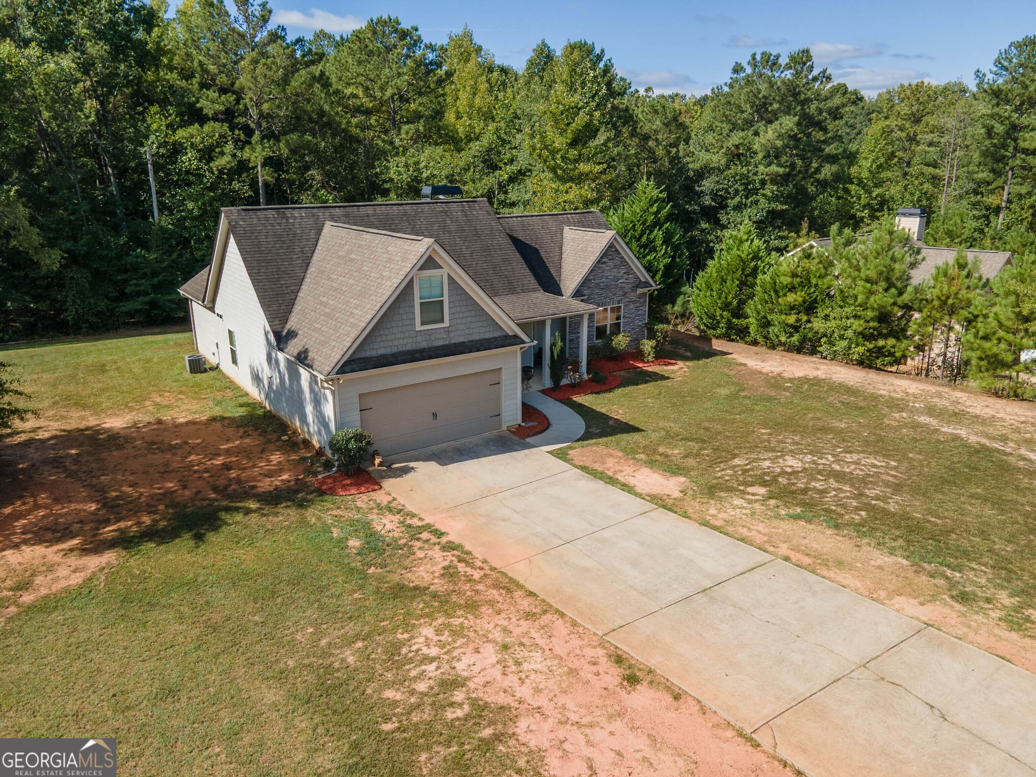 4 bedroom, 3 bathroom, 1,966 sq ft single family residence for sale at 289 Hickory Hills Drive, Newnan, GA 30263 — photo 3