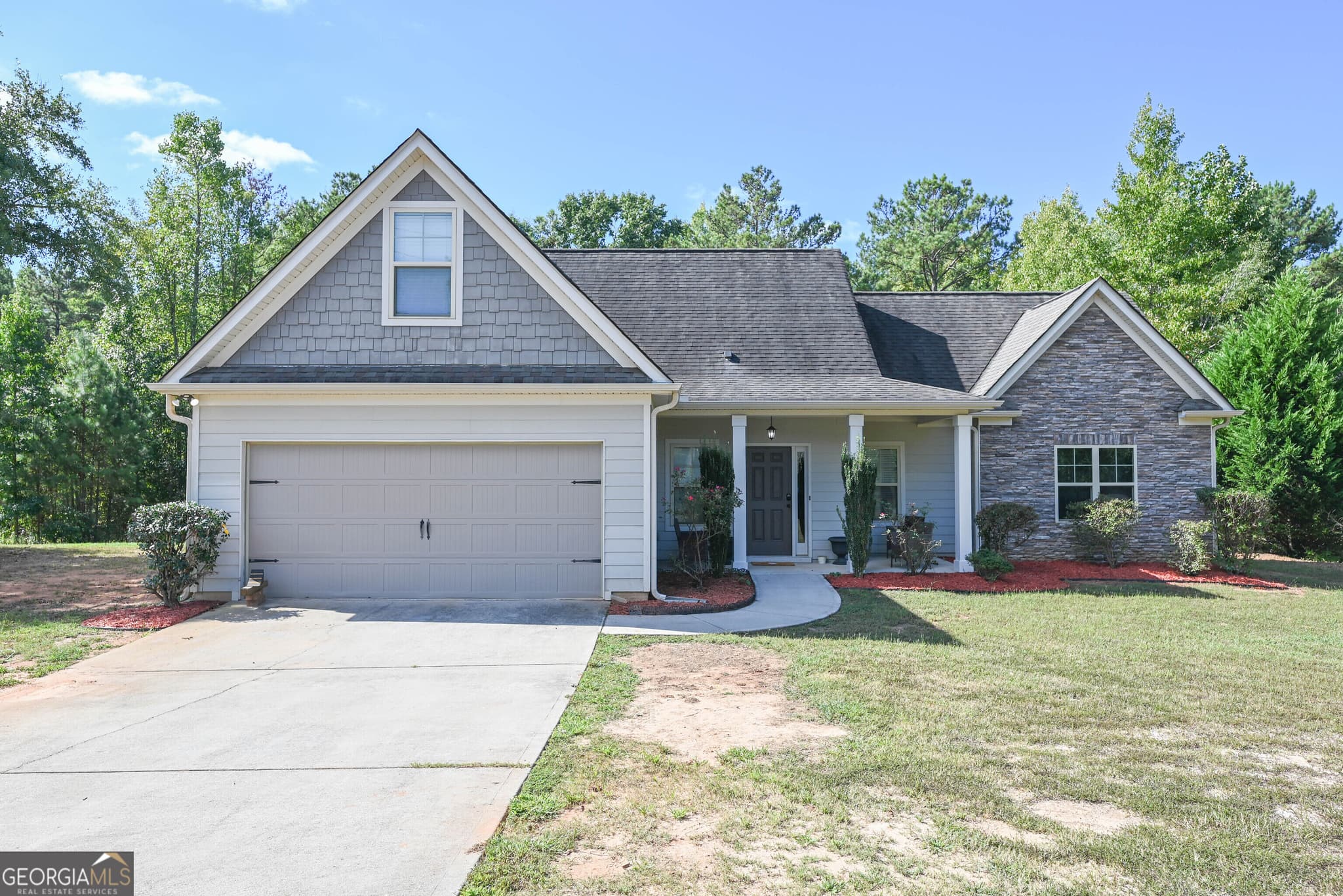 4 bedroom, 3 bathroom, 1,966 sq ft single family residence for sale at 289 Hickory Hills Drive, Newnan, GA 30263 — photo 4