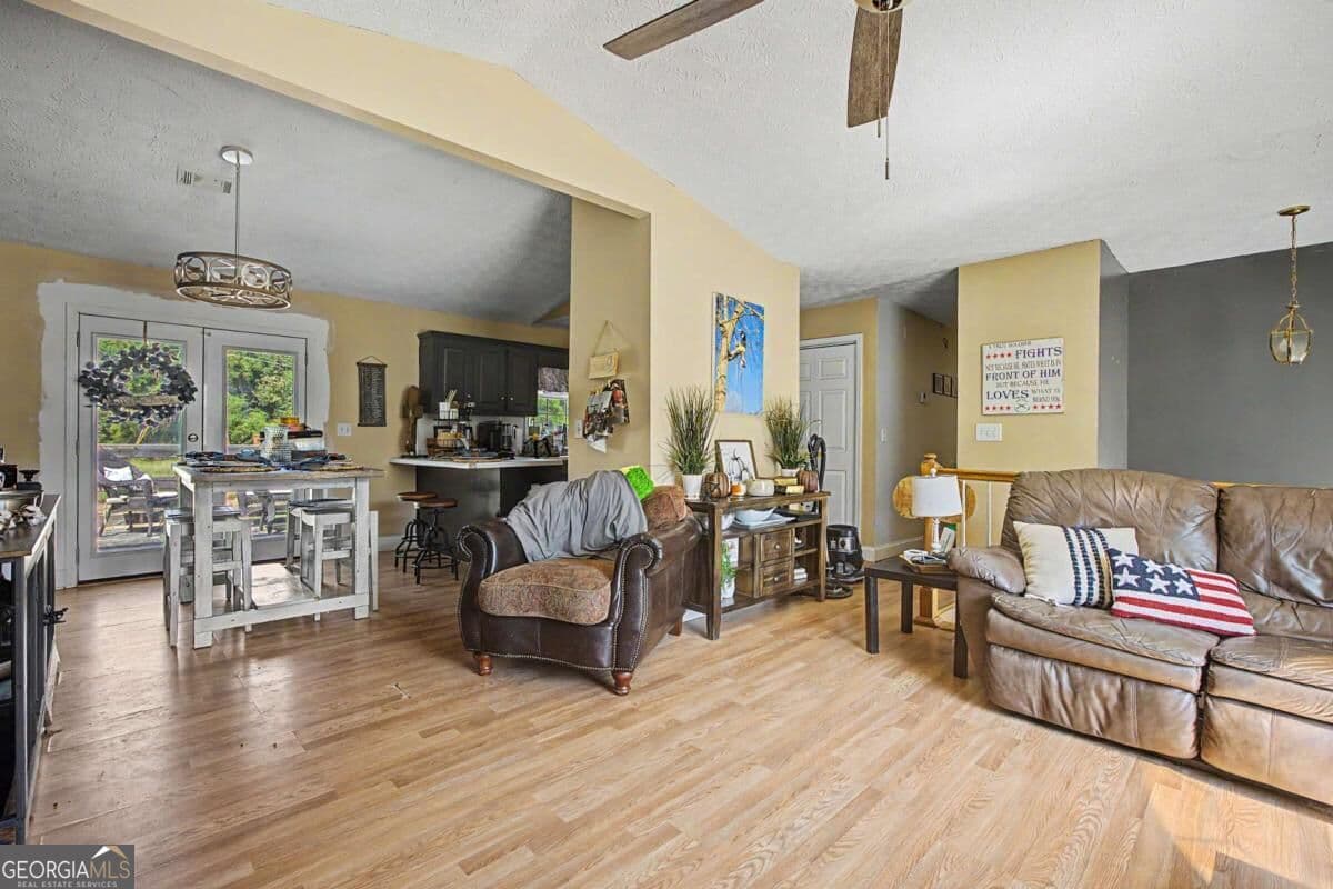 4 bedroom, 3 bathroom, 1,276 sq ft single family residence for sale at 189 Robert Drive, Braselton, GA 30517 — photo 6