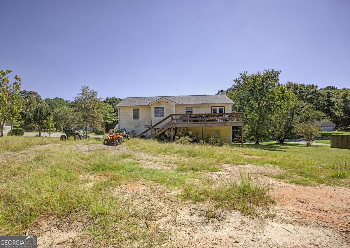 4 bedroom, 3 bathroom, 1,276 sq ft single family residence for sale at 189 Robert Drive, Braselton, GA 30517 — photo 3