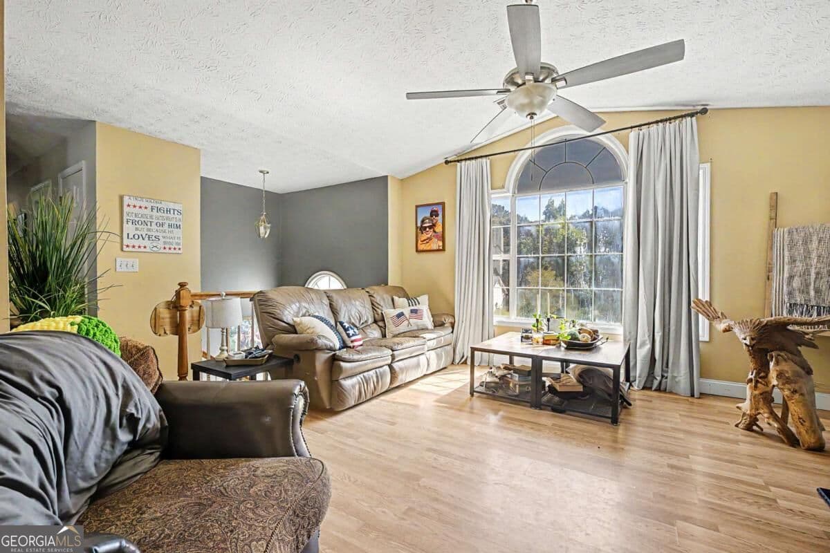 4 bedroom, 3 bathroom, 1,276 sq ft single family residence for sale at 189 Robert Drive, Braselton, GA 30517 — photo 5