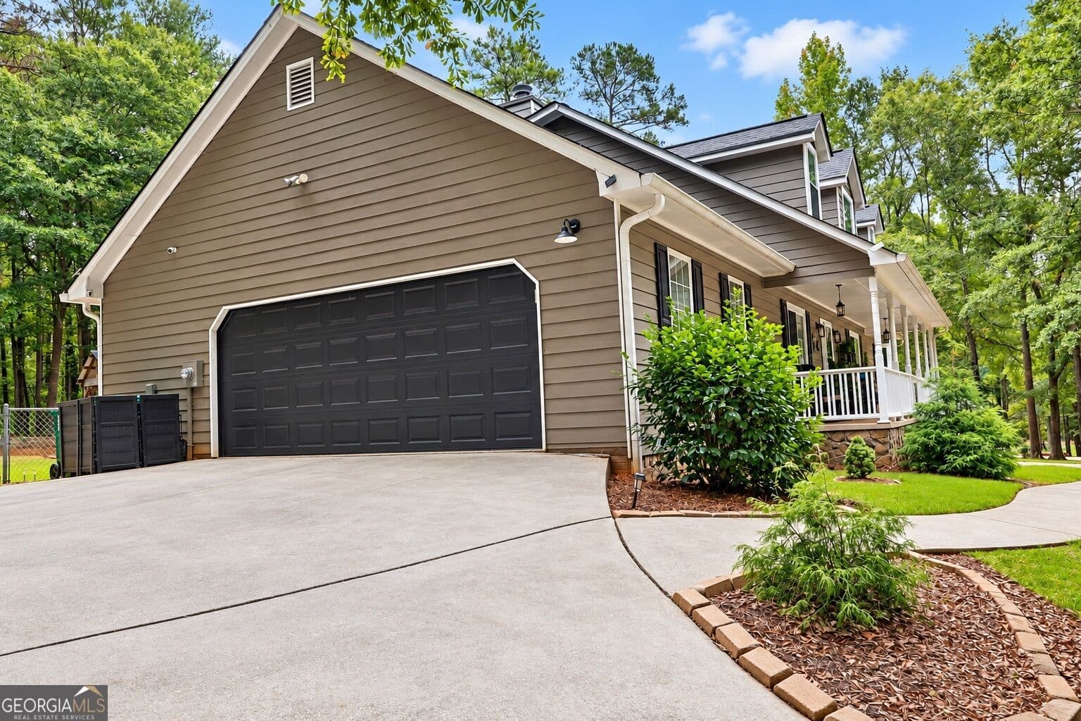 6 bedroom, 4 bathroom, 4,452 sq ft single family residence for sale at 85 Allie Drive, Mcdonough, GA 30252 — photo 5