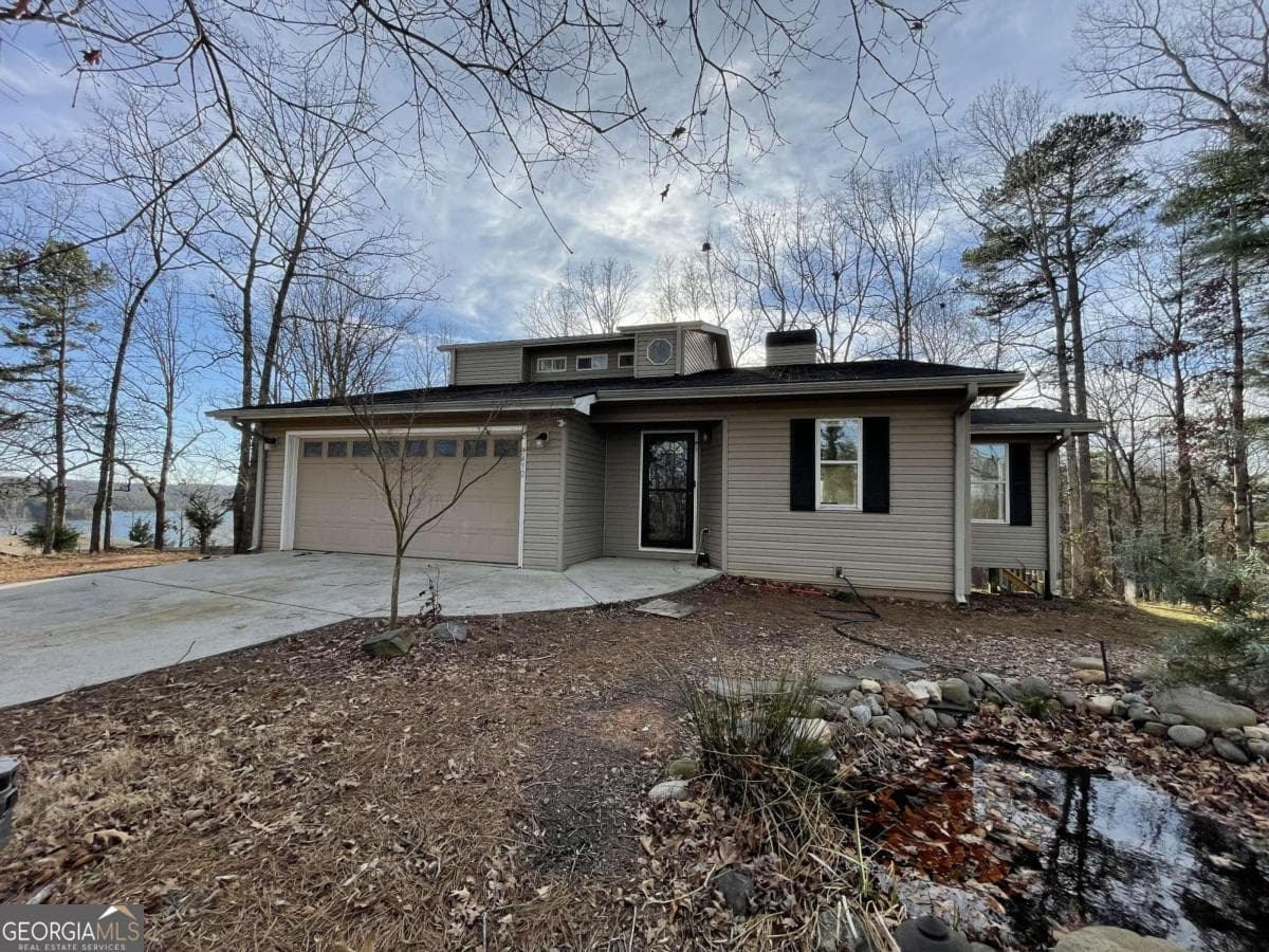3 bedroom, 3.5 bathroom, 2,854 sq ft single family residence for rent at 3492 Point View Circle, Gainesville, GA 30506 for $3,200 a month — photo 1 of 1